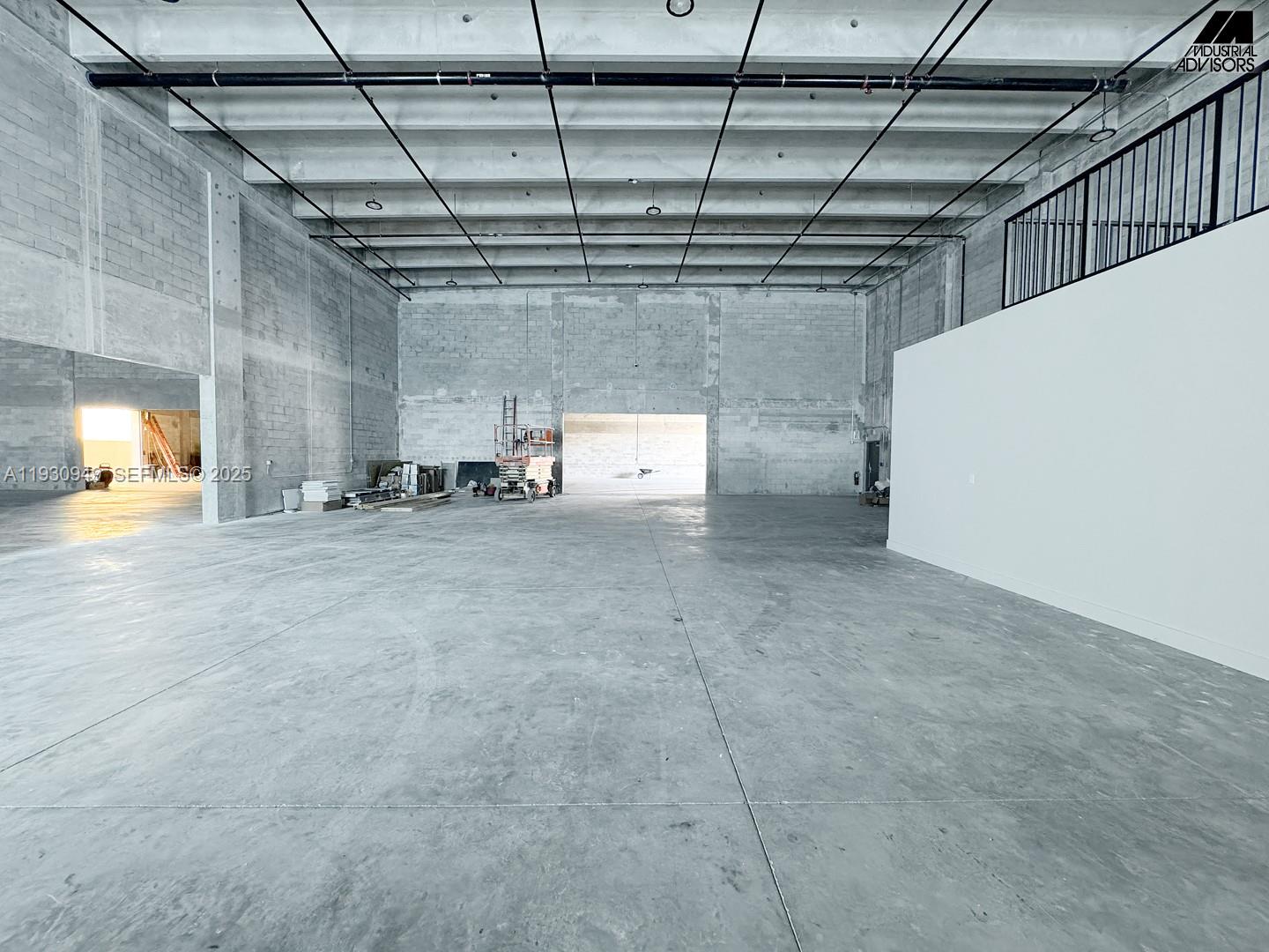   /   кв.футов $ 2025-12-15 0 Фото