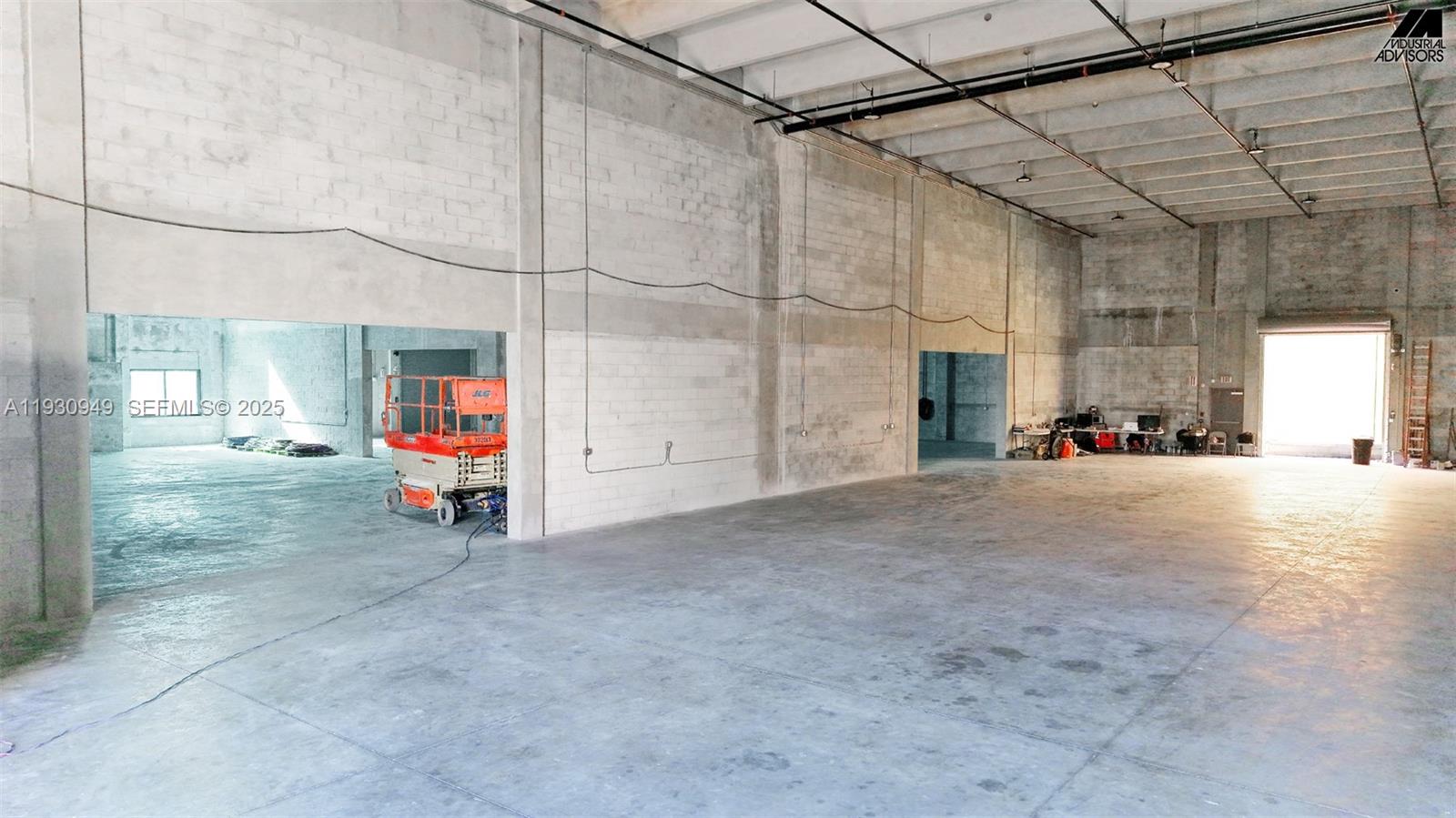   /   кв.футов $ 2025-12-15 0 Фото