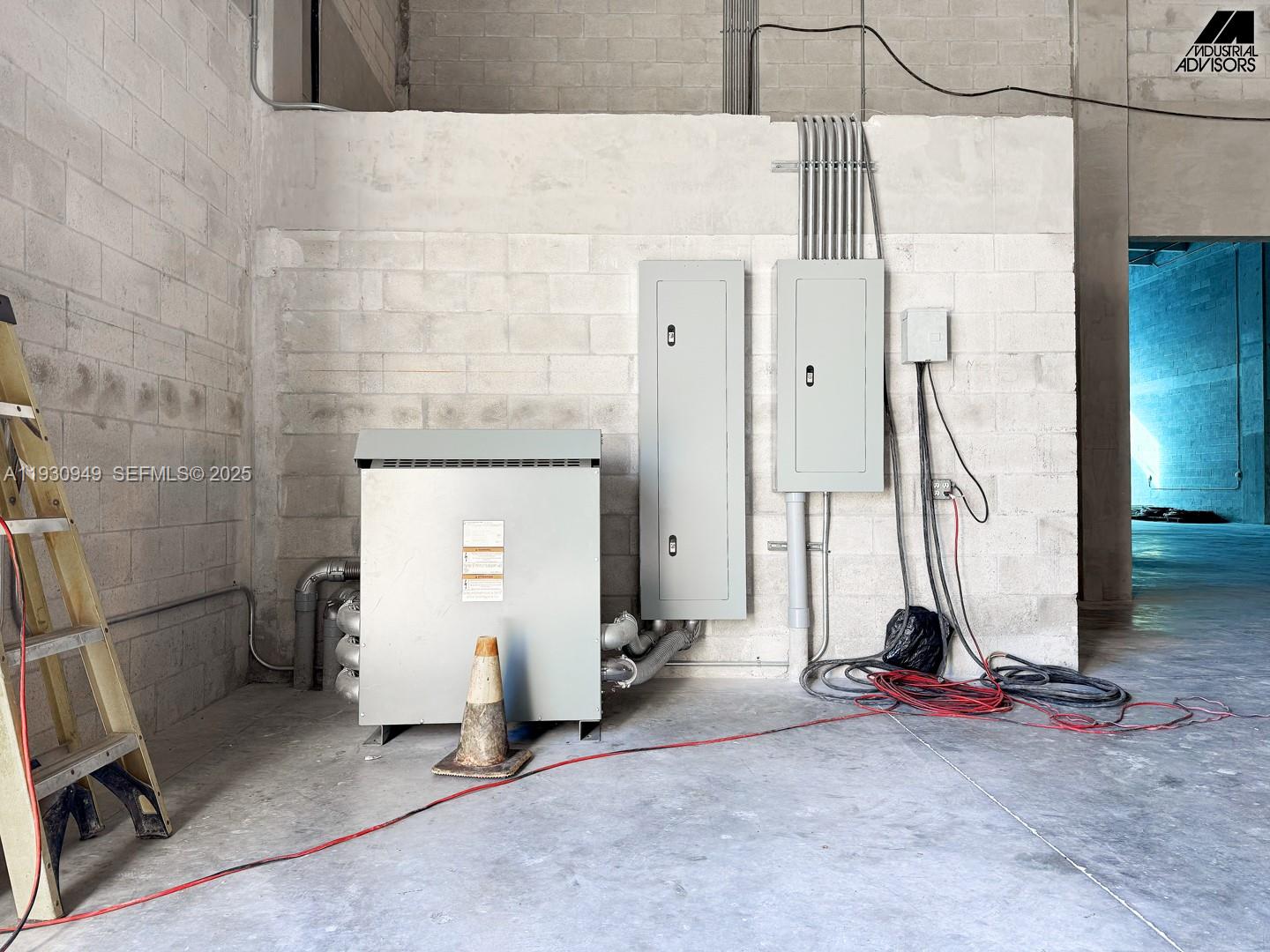   /   кв.футов $ 2025-12-15 0 Фото