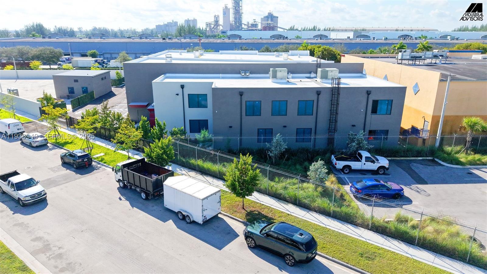   /   кв.футов $ 2025-12-15 0 Фото