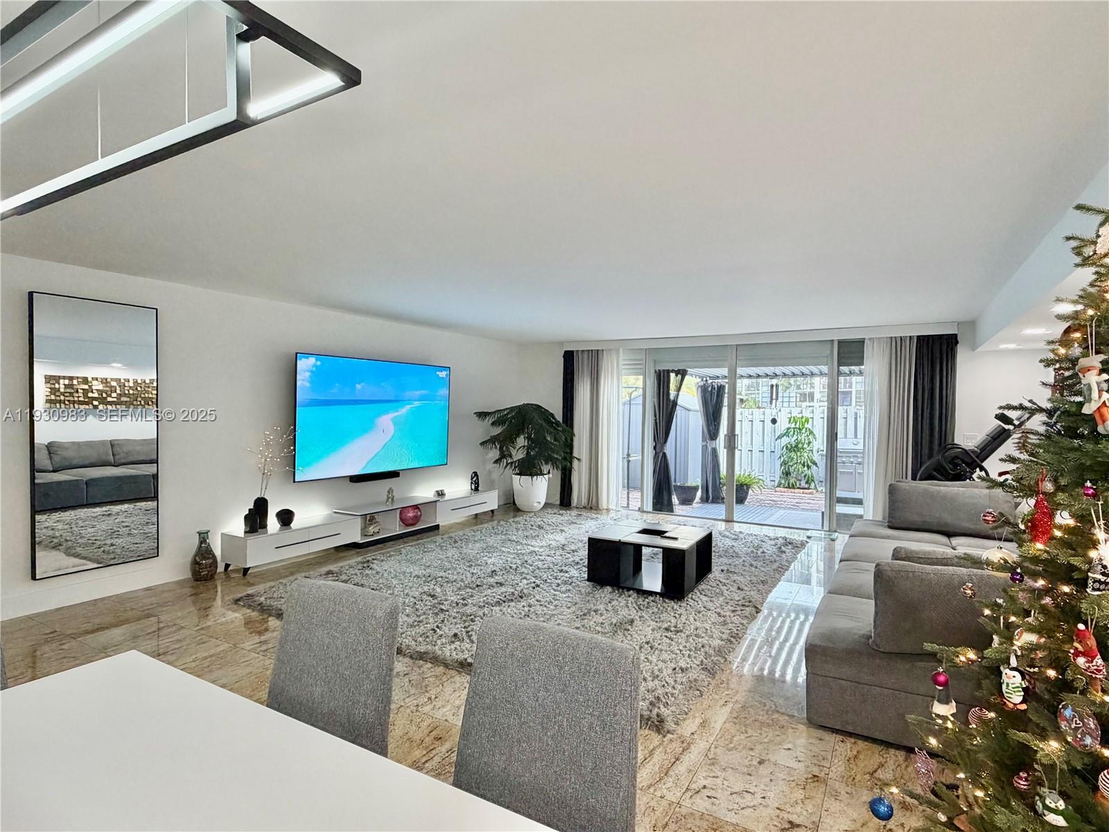 Photo of 934 27th Ave  (934), Hallandale Beach, Florida, 33009 - 