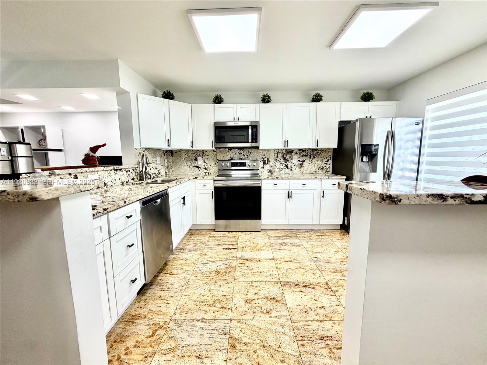 Photo of 934 27th Ave  (934), Hallandale Beach, Florida, 33009 - 