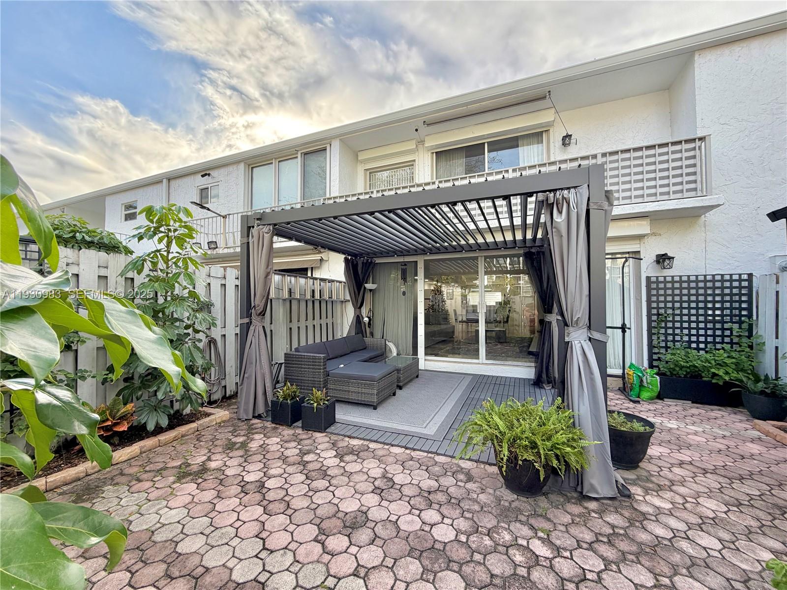 Photo of 934 27th Ave  (934), Hallandale Beach, Florida, 33009 - 