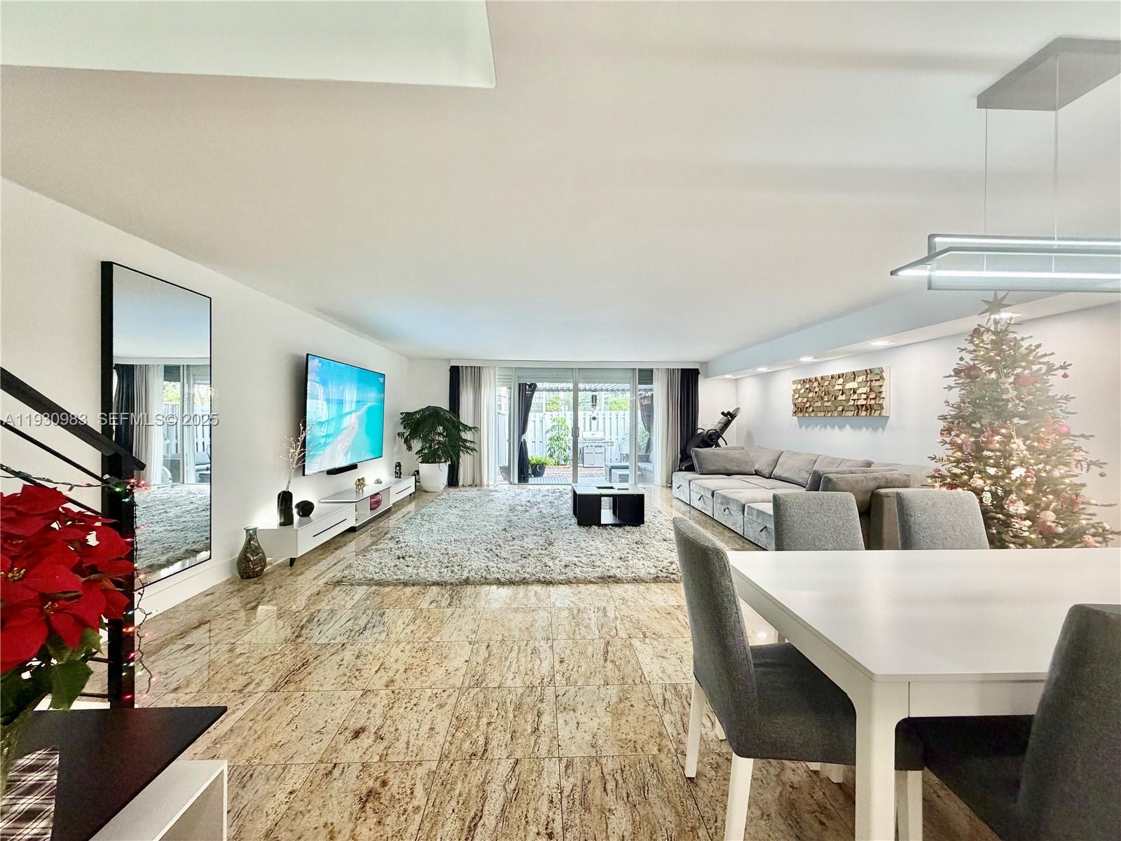 Photo of 934 27th Ave  (934), Hallandale Beach, Florida, 33009 - 