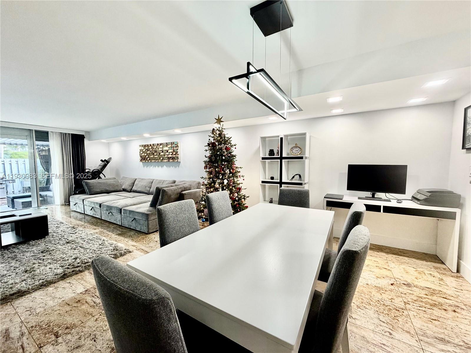 Photo of 934 27th Ave  (934), Hallandale Beach, Florida, 33009 - 