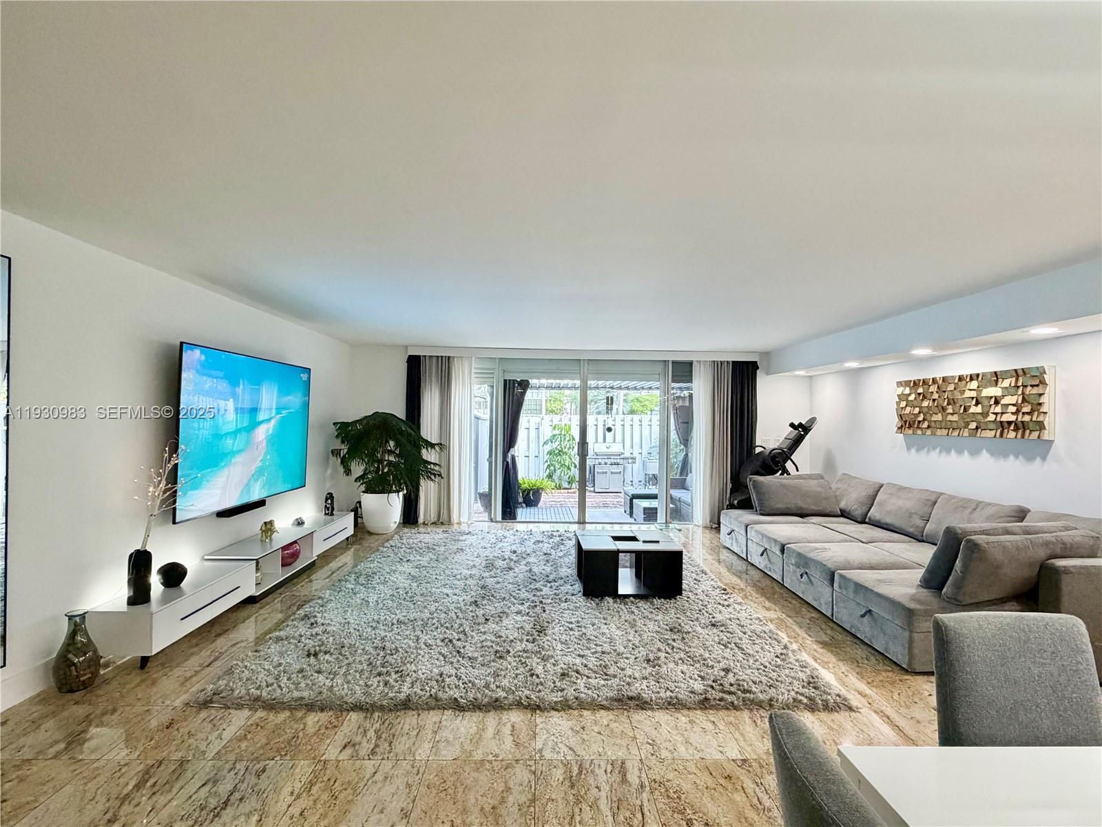 Photo of 934 27th Ave  (934), Hallandale Beach, Florida, 33009 - 