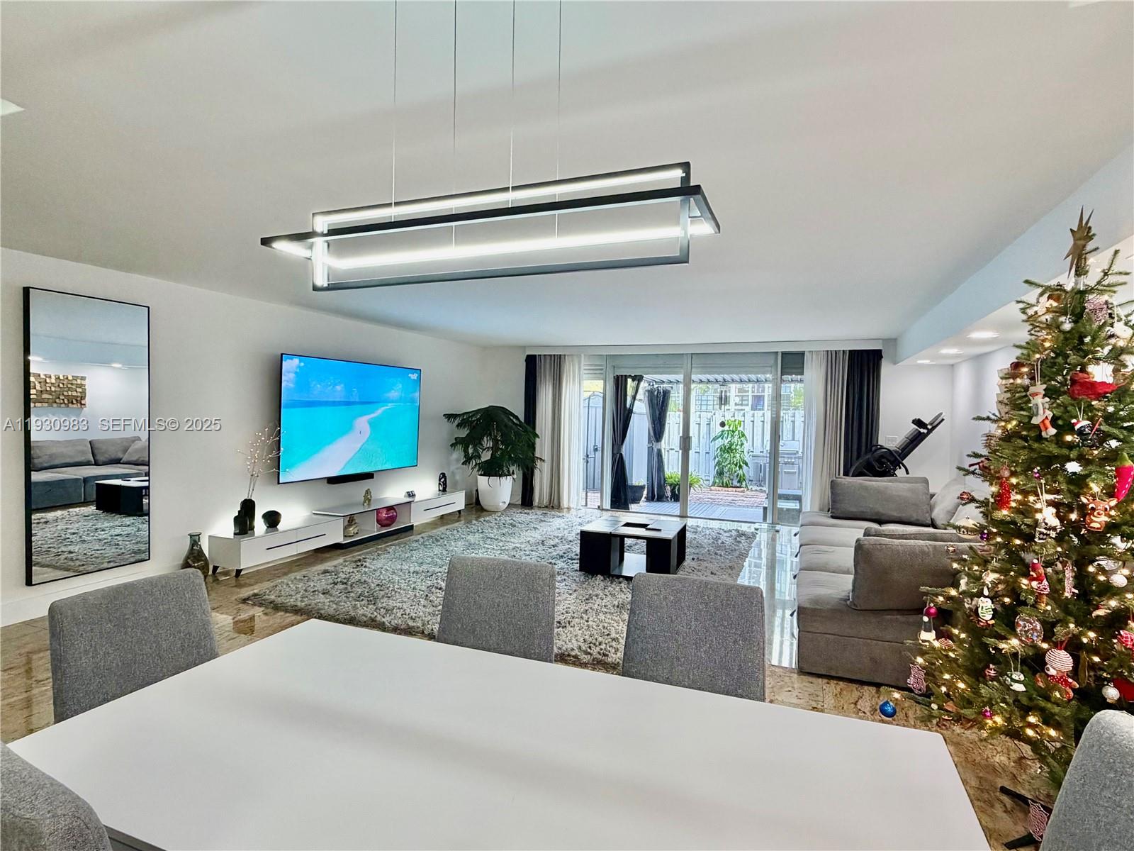 Photo of 934 27th Ave  (934), Hallandale Beach, Florida, 33009 - 