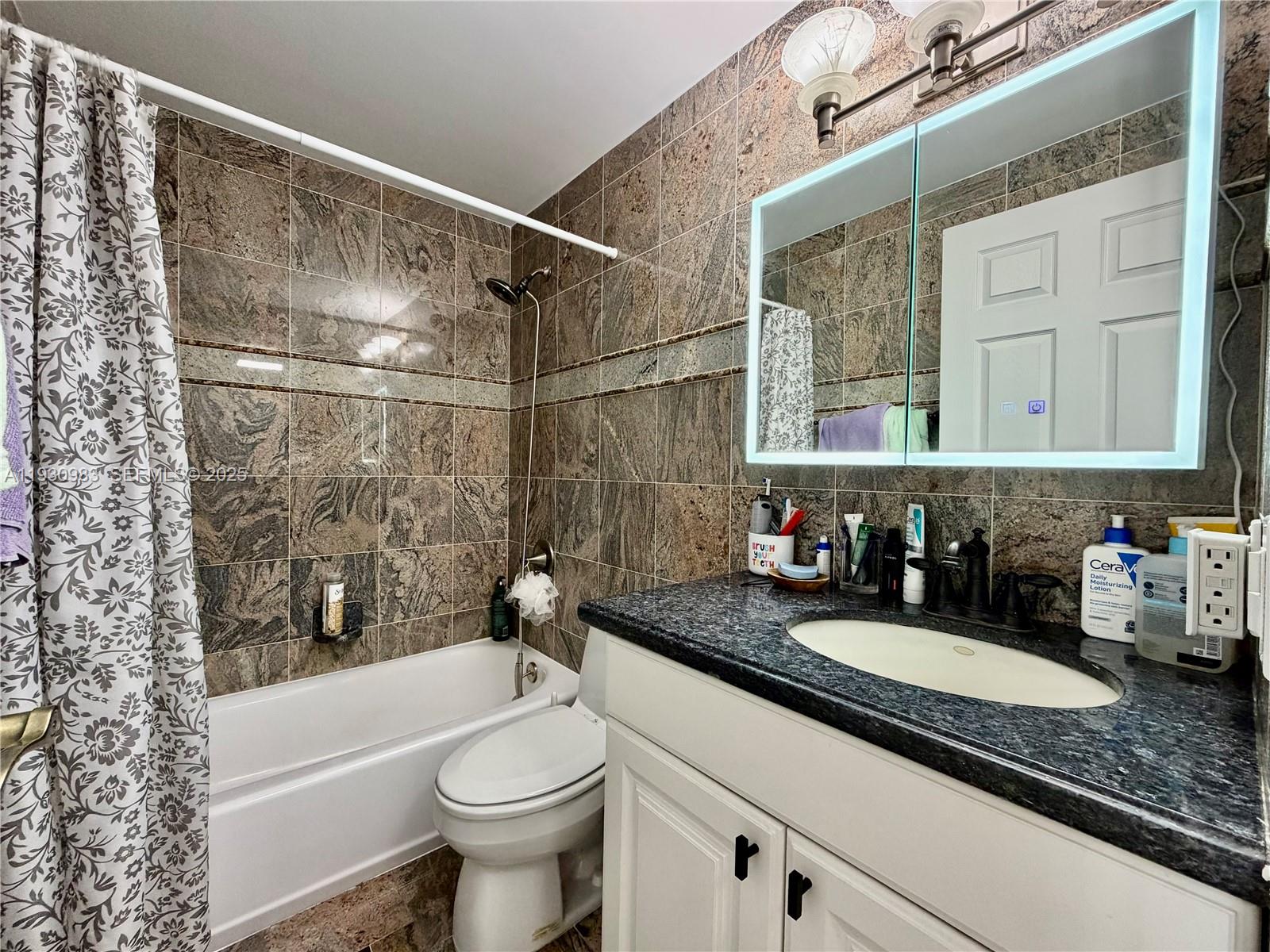 Photo of 934 27th Ave  (934), Hallandale Beach, Florida, 33009 - 