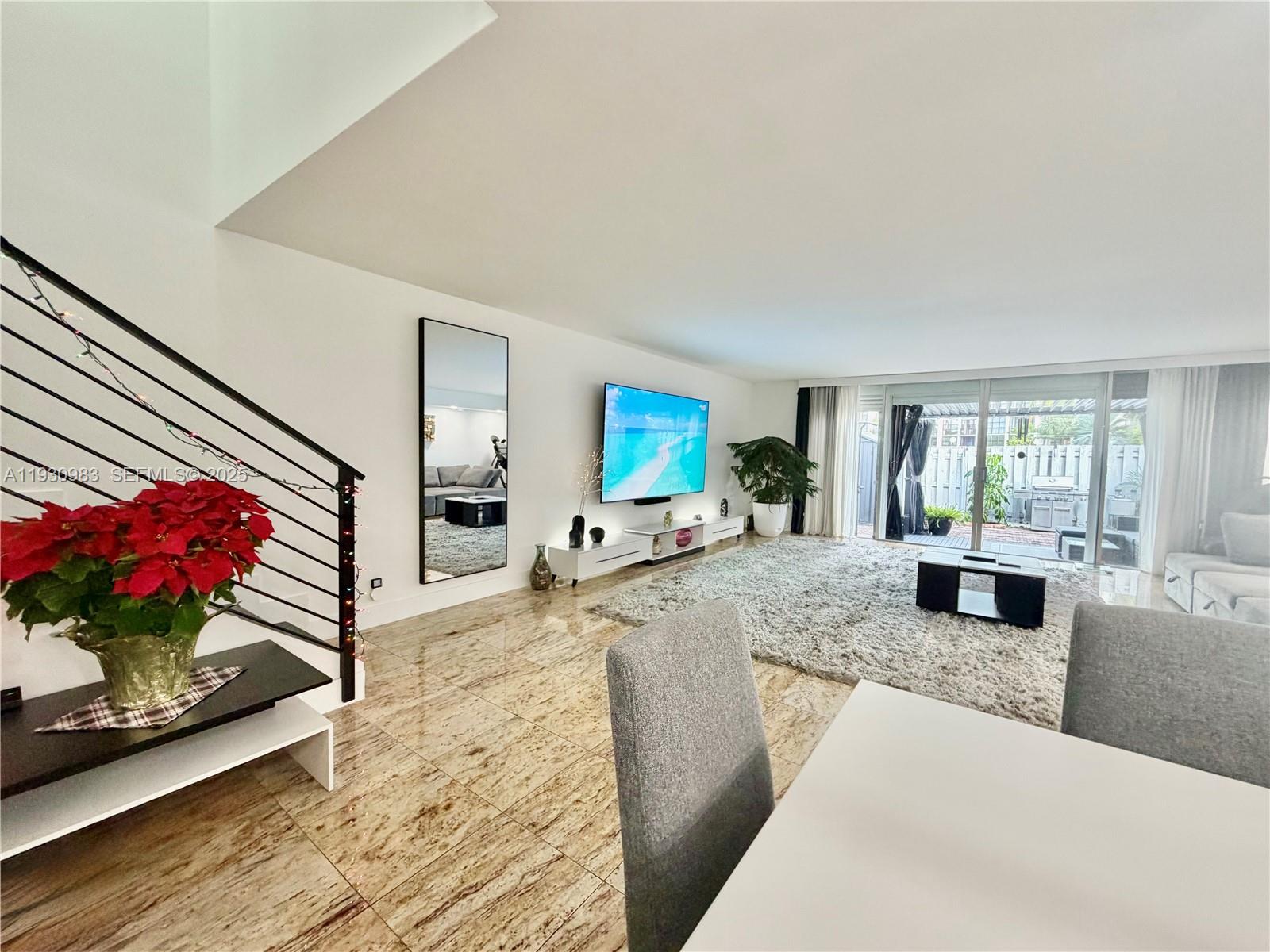 Photo of 934 27th Ave  (934), Hallandale Beach, Florida, 33009 - 