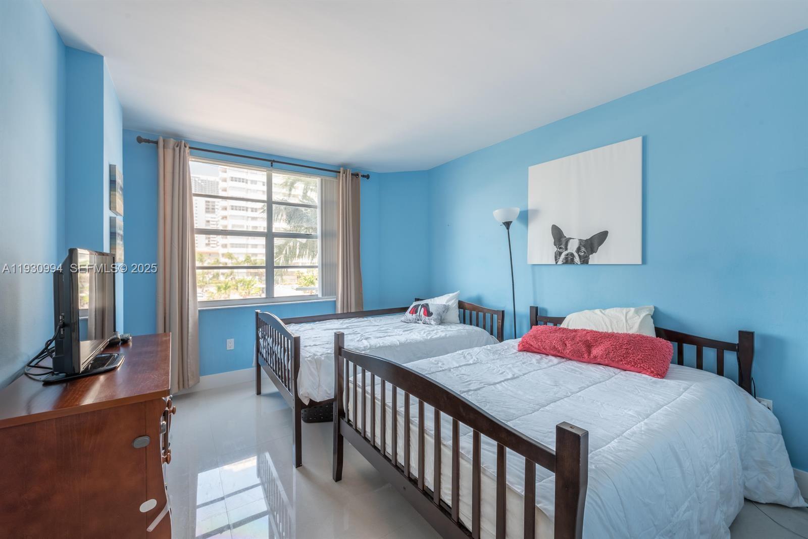 See details 2H 2 / 2 1240 sq. ft. $ 2025-12-15 0 Photo