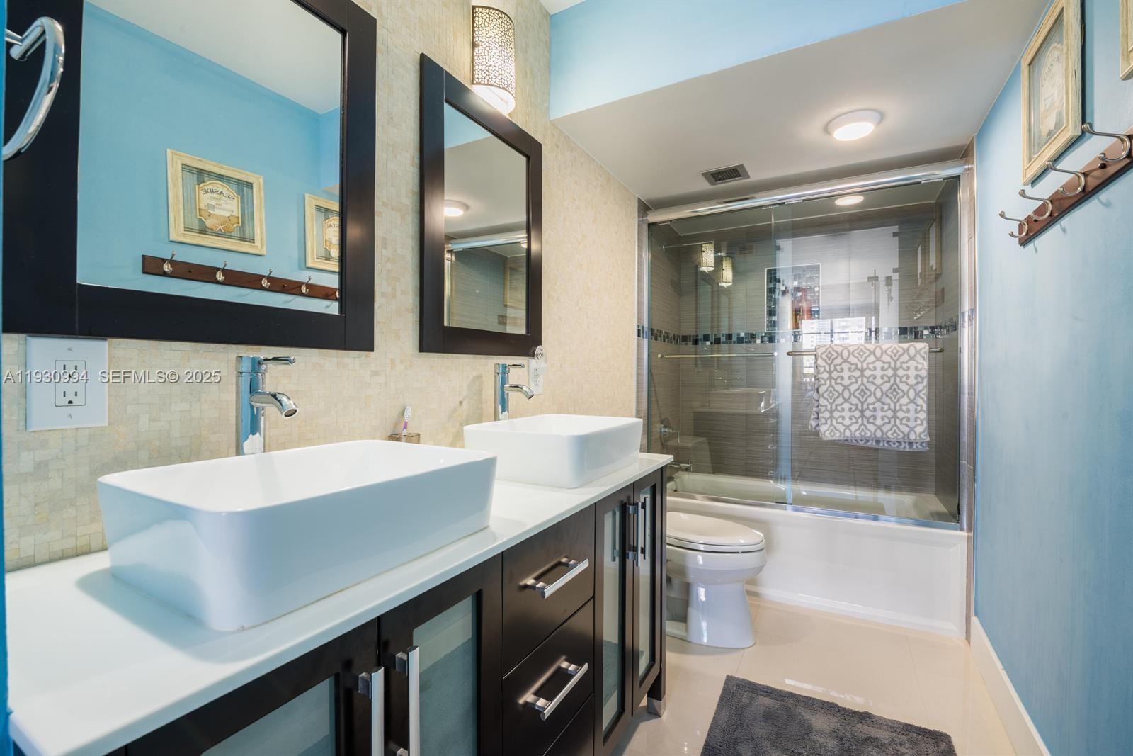 See details 2H 2 / 2 1240 sq. ft. $ 2025-12-15 0 Photo