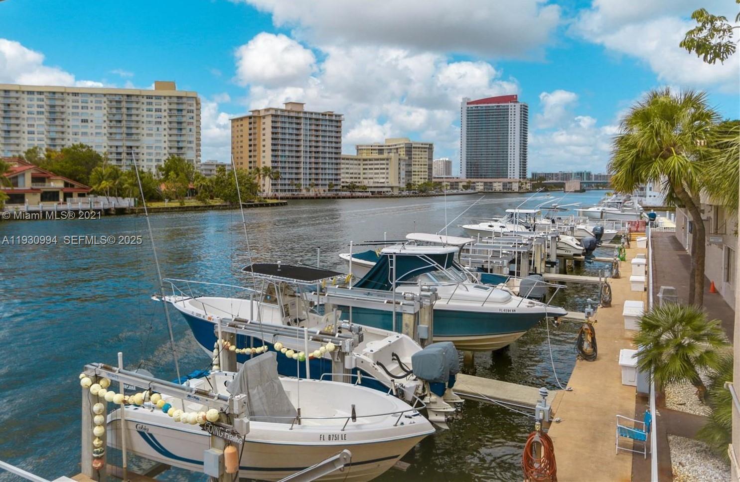 See details 2H 2 / 2 1240 sq. ft. $ 2025-12-15 0 Photo