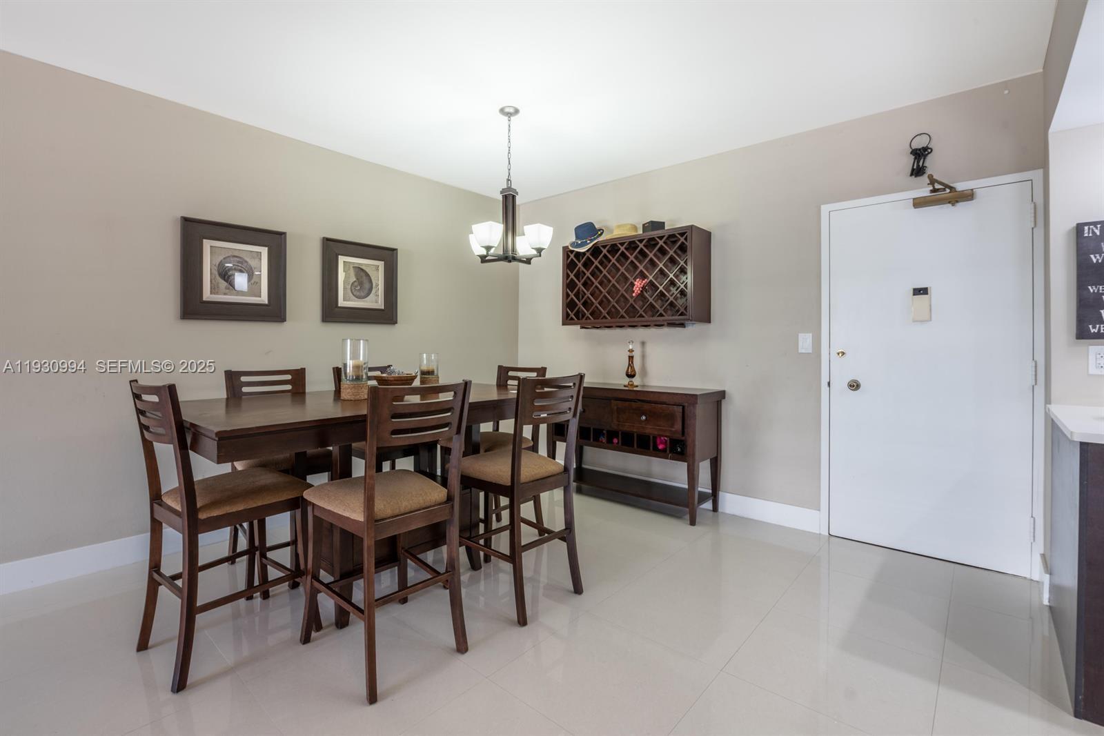 See details 2H 2 / 2 1240 sq. ft. $ 2025-12-15 0 Photo