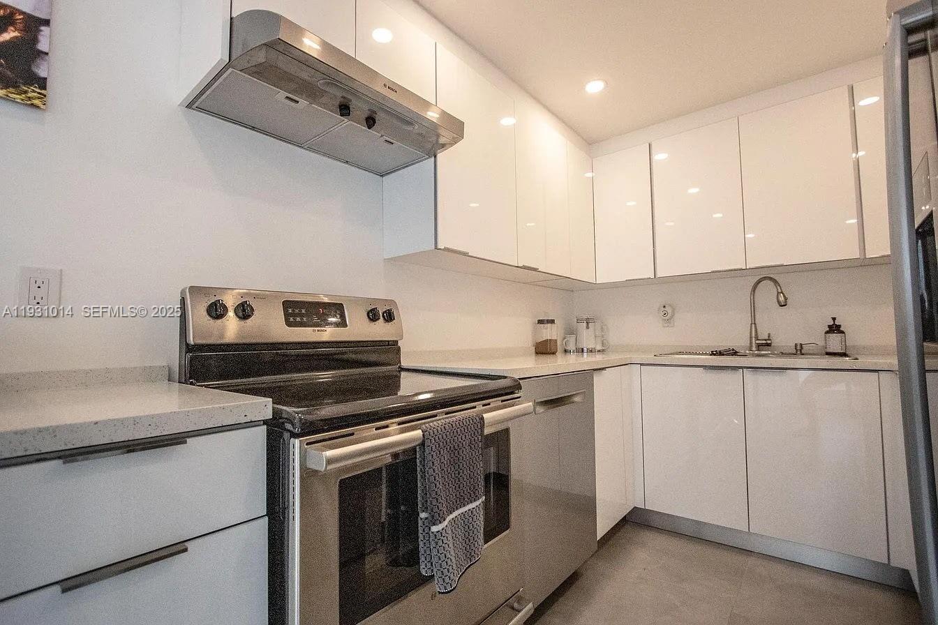 Подробнее / 1556 кв.футов $ 2025-12-15 0 Фото