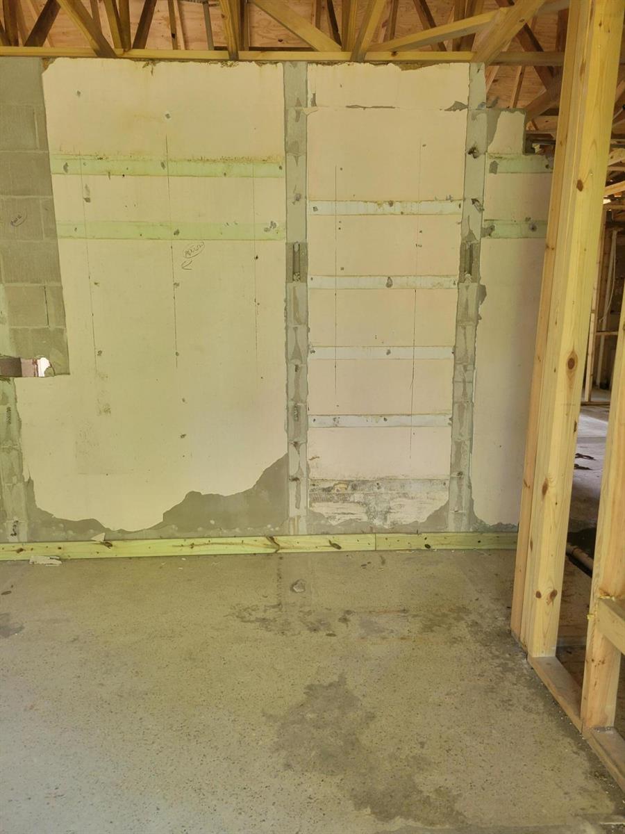 Ver detalles 1817 4 / 2 2434 sq. ft. $ 2026-04-24 0 foto