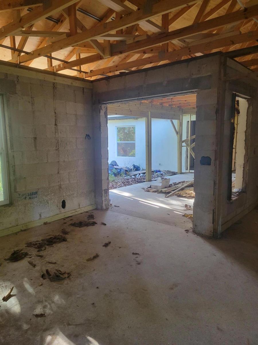 Ver detalles 1817 4 / 2 2434 sq. ft. $ 2026-04-24 0 foto