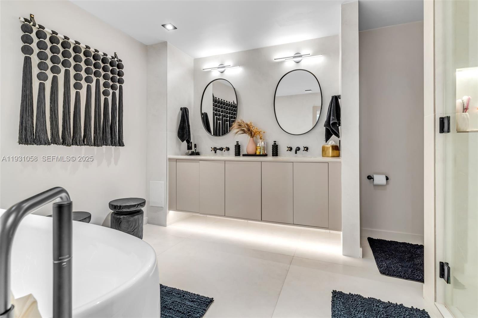 Photo of 20281 Country Club Dr  #TW7, Aventura, Florida, 33180 - 