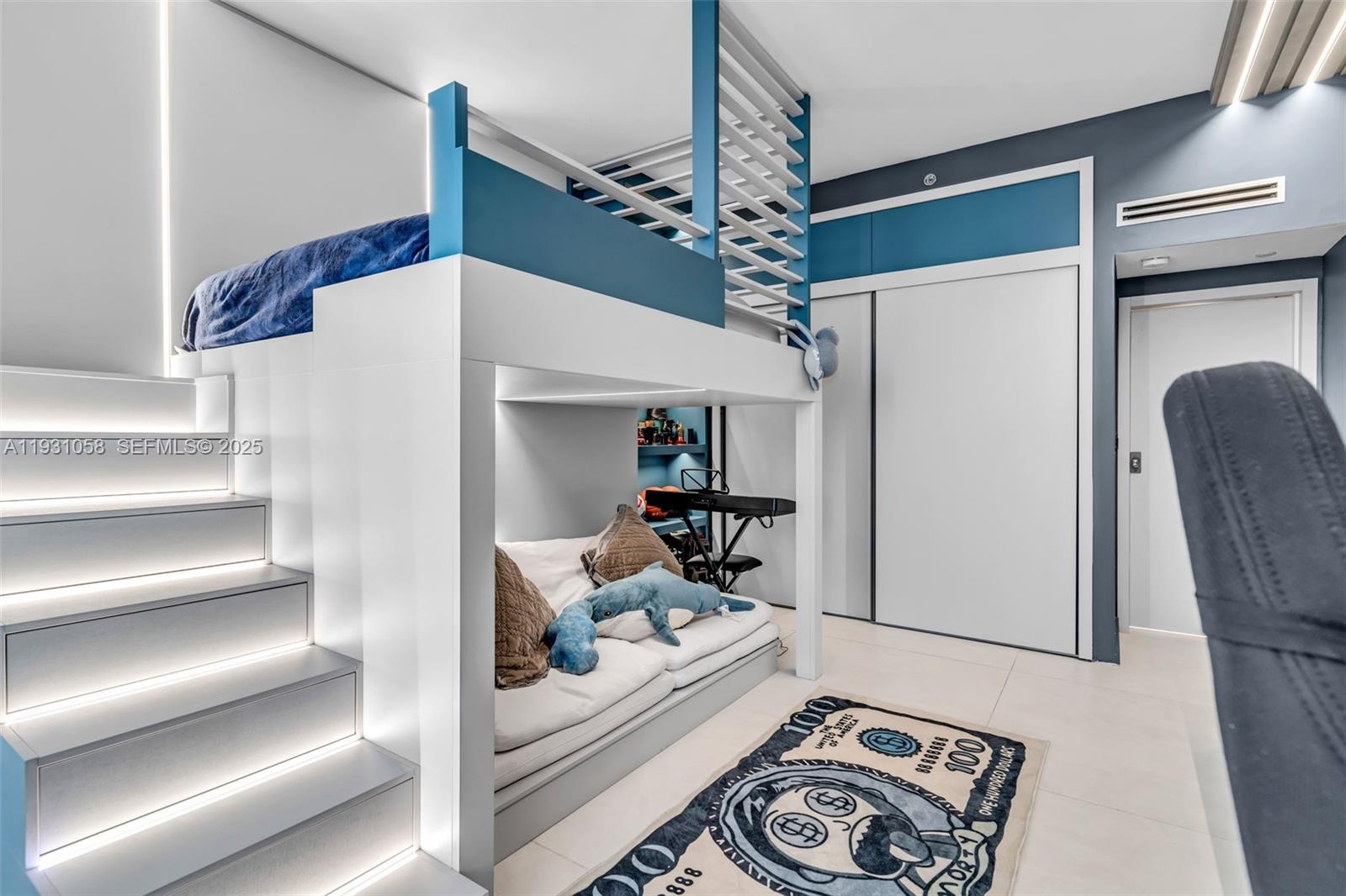 Photo of 20281 Country Club Dr  #TW7, Aventura, Florida, 33180 - 