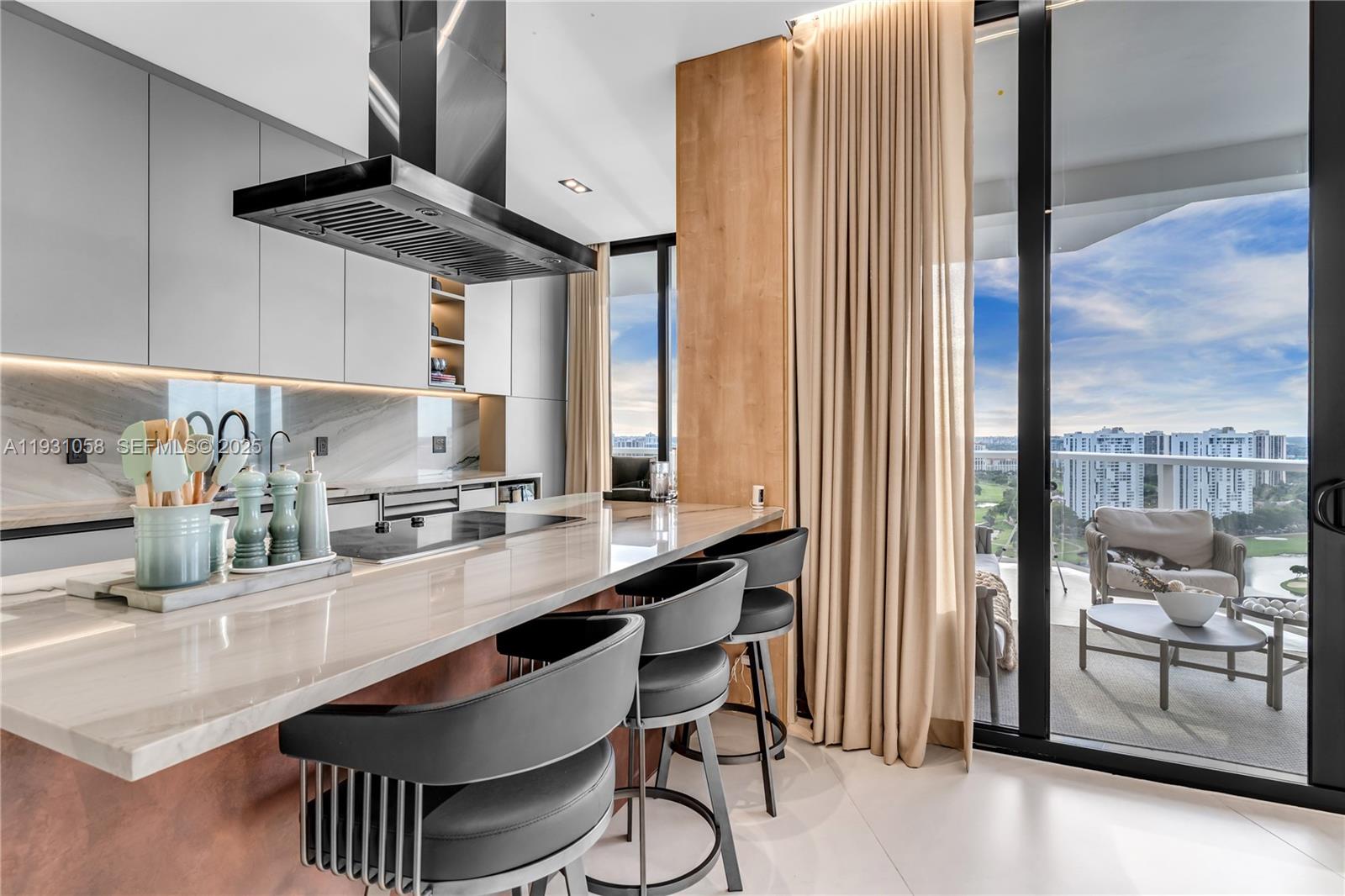 Photo of 20281 Country Club Dr  #TW7, Aventura, Florida, 33180 - 