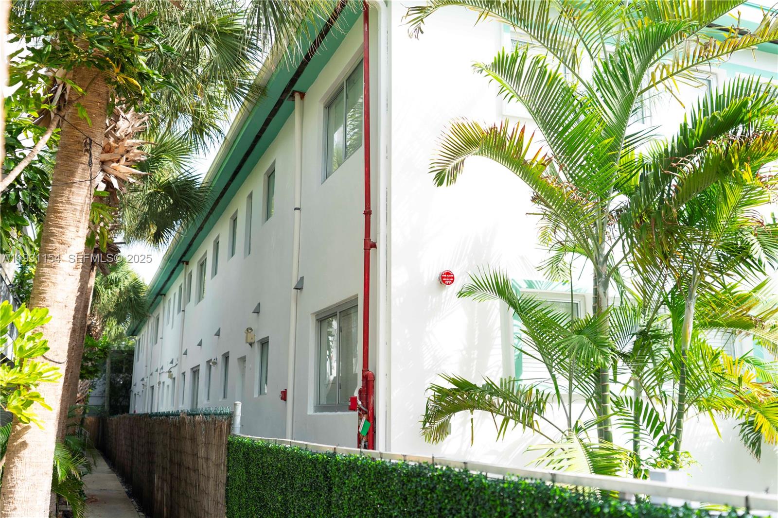 See details / 76 sq. ft. $ 2025-12-15 0 Photo