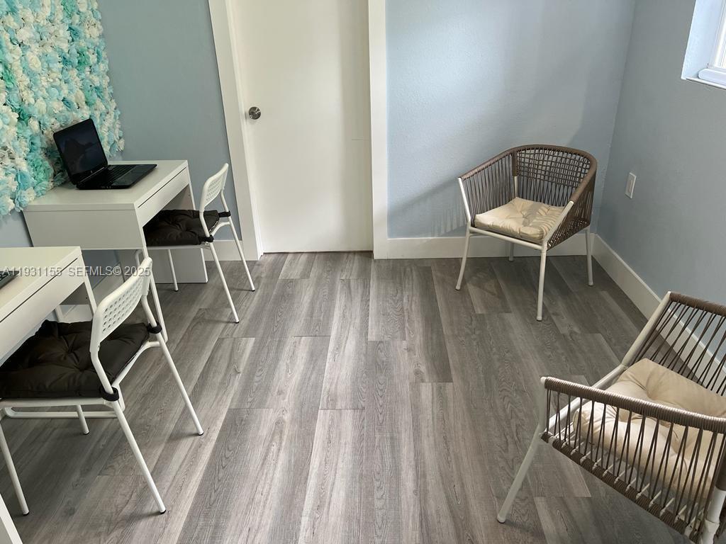   /  3188 кв.футов $ 2025-12-15 0 Фото