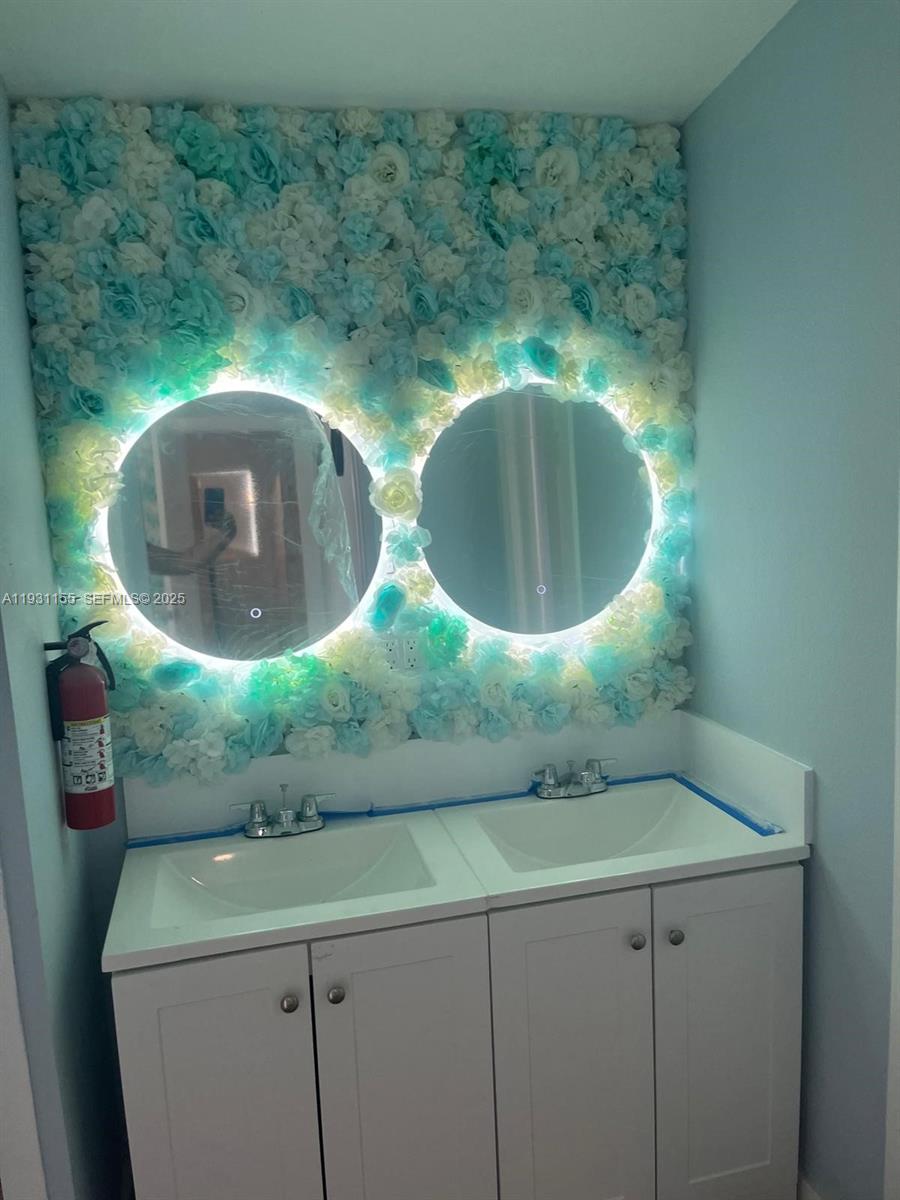   /  3188 кв.футов $ 2025-12-15 0 Фото