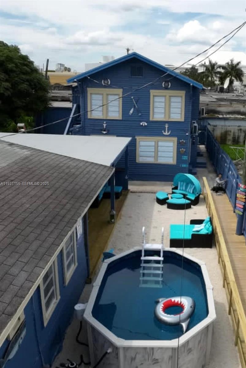   /  3188 кв.футов $ 2025-12-15 0 Фото