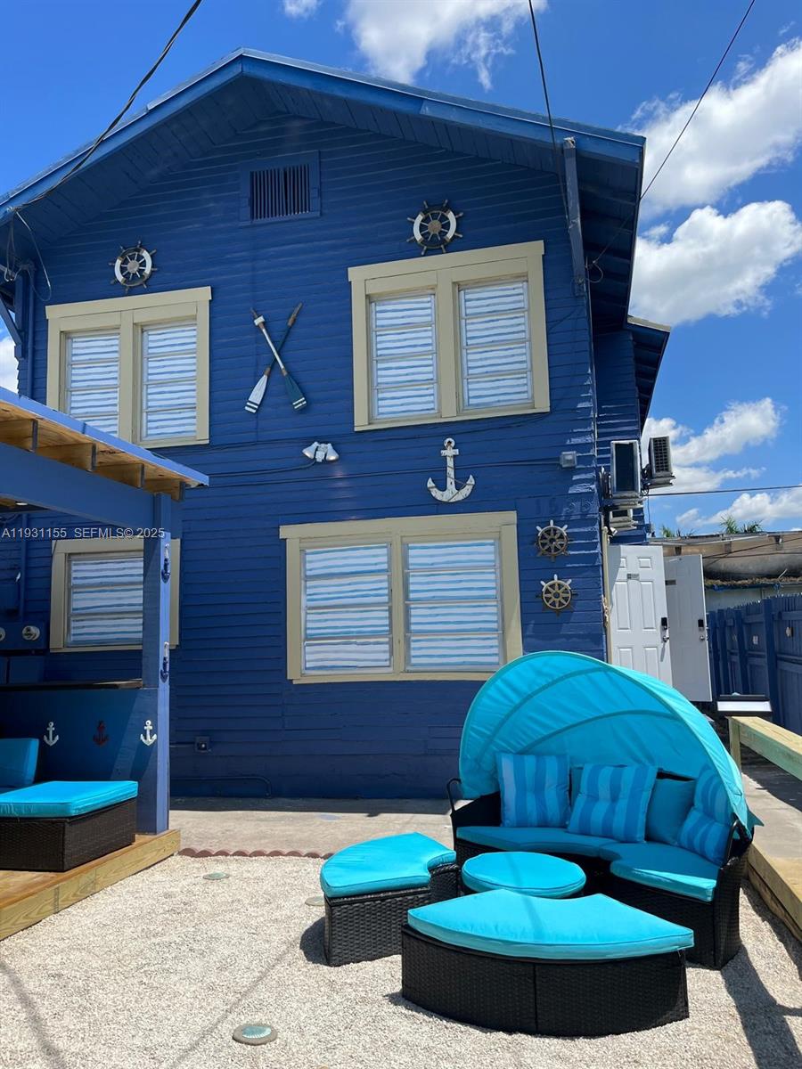   /  3188 кв.футов $ 2025-12-15 0 Фото