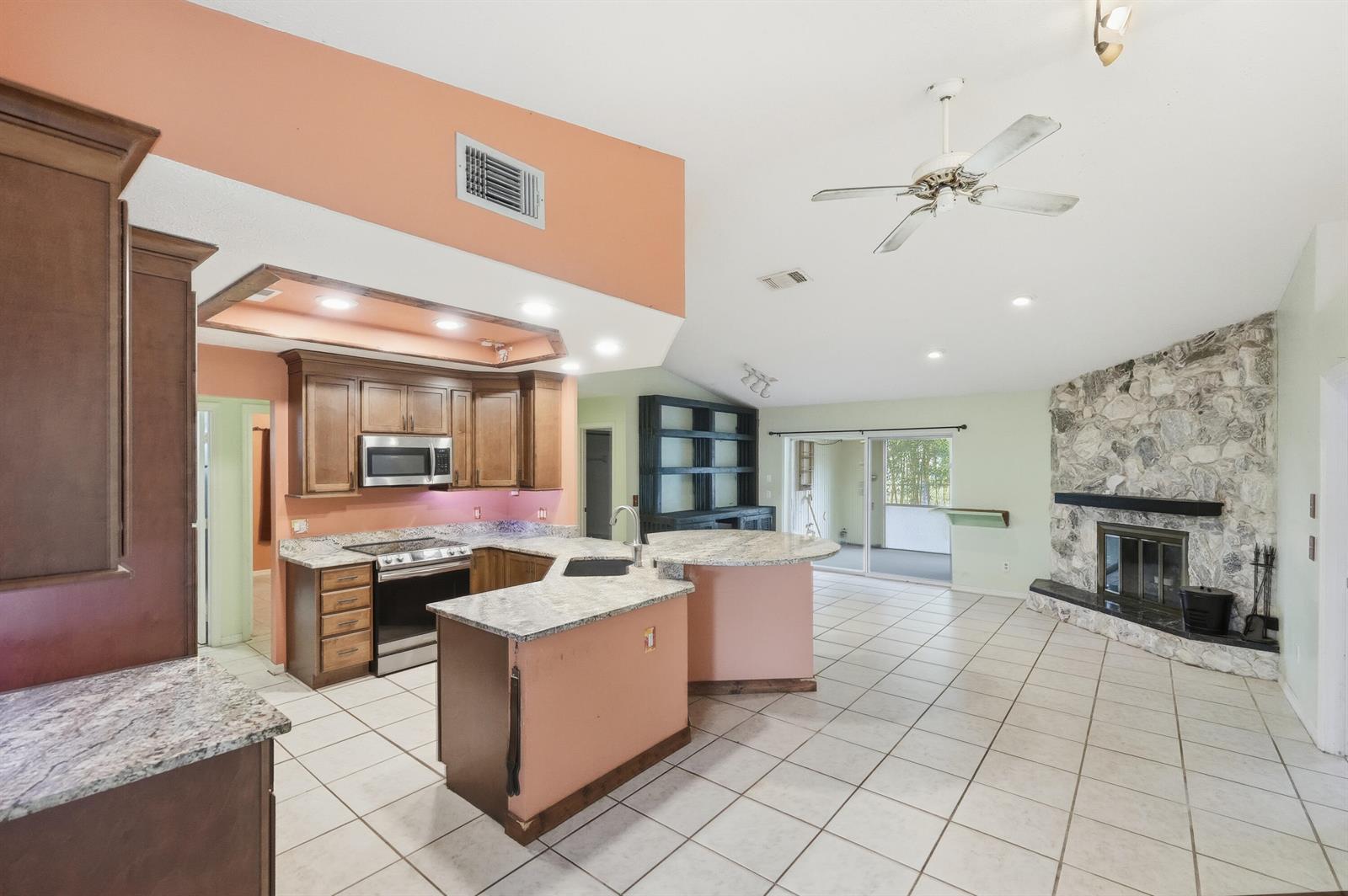 Ver detalles 381 2 / 2 1770 sq. ft. $ 2026-01-24 0 foto