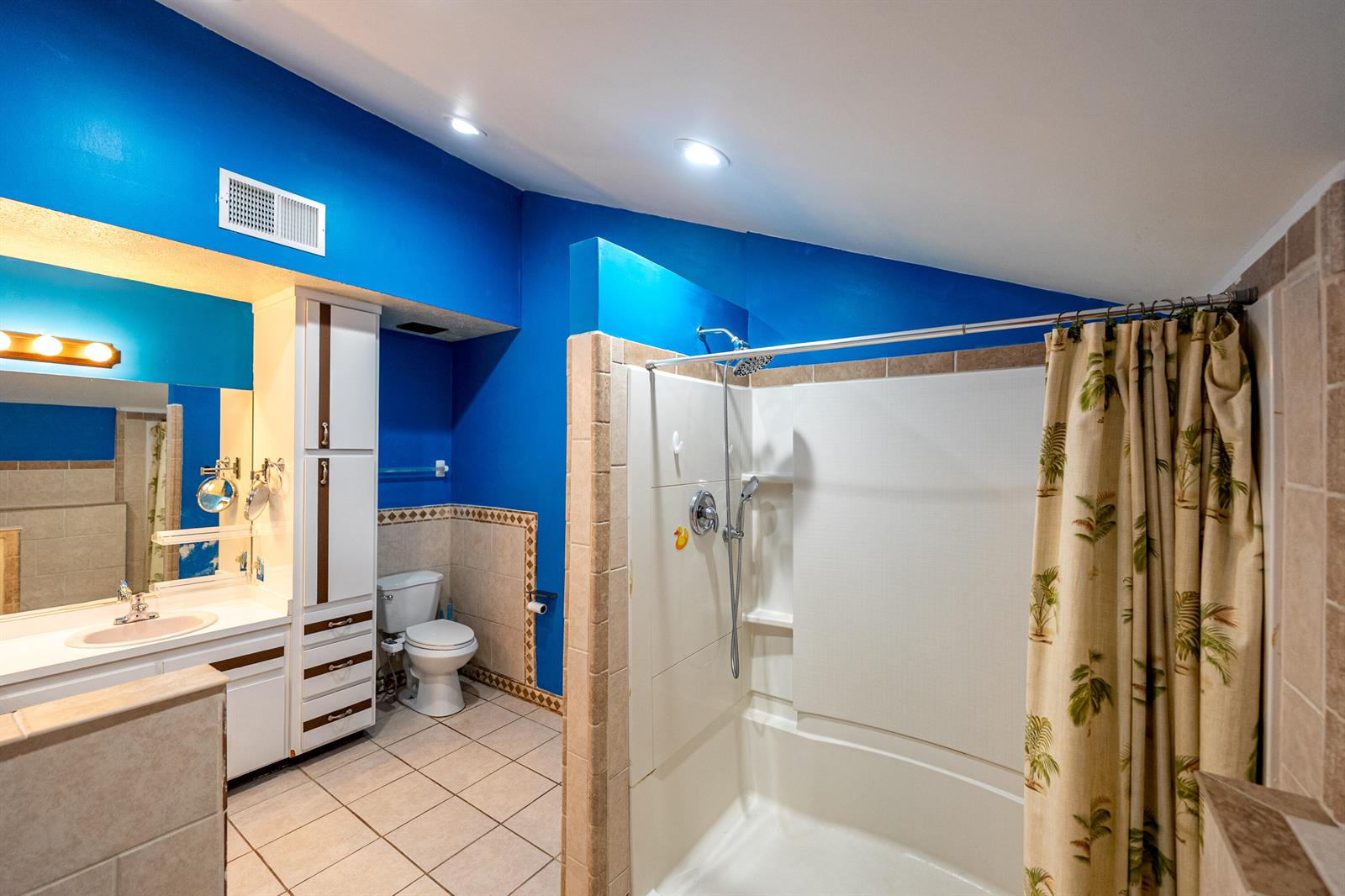 Ver detalles 381 2 / 2 1770 sq. ft. $ 2026-01-24 0 foto