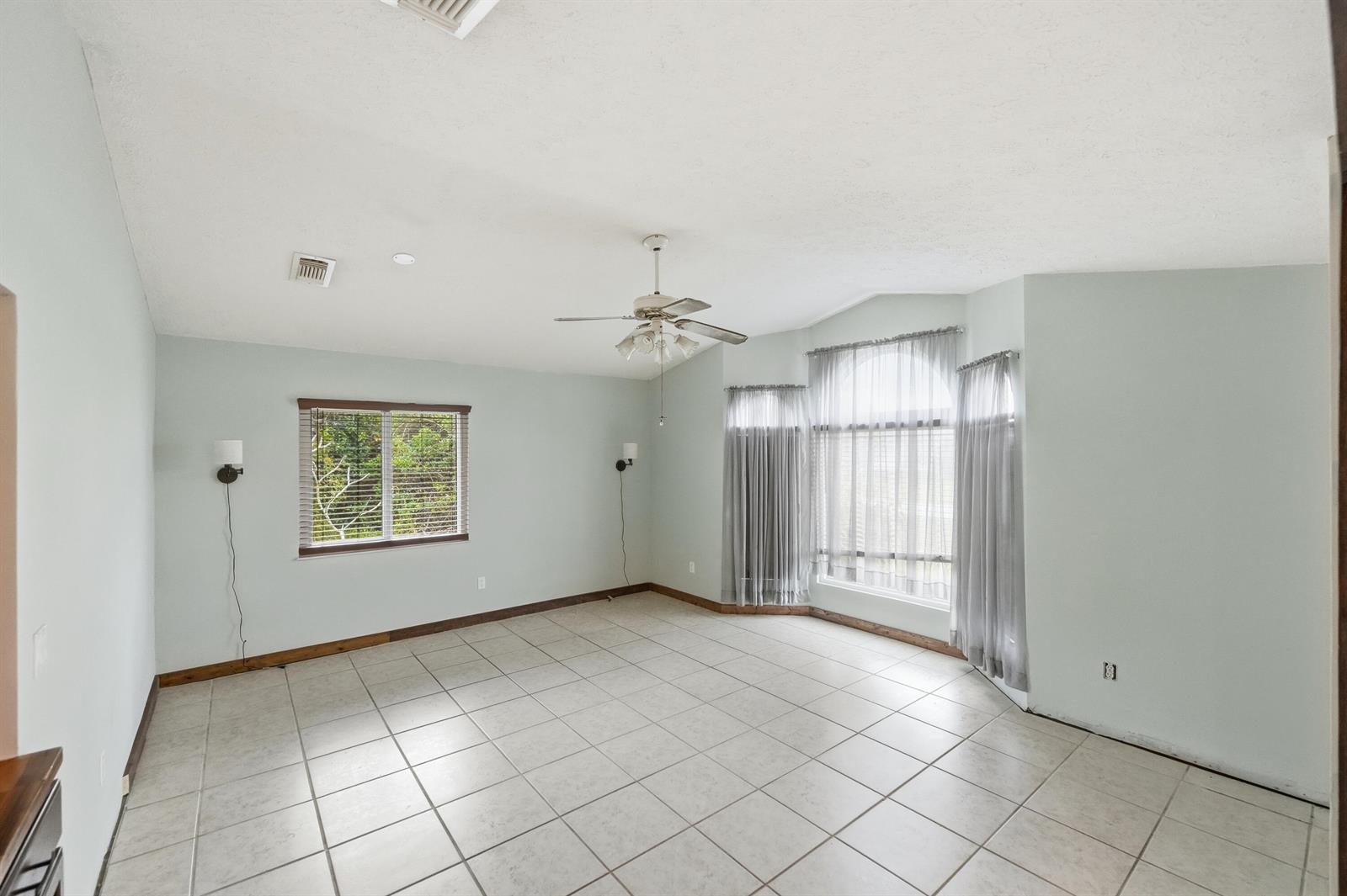Ver detalles 381 2 / 2 1770 sq. ft. $ 2026-01-24 0 foto