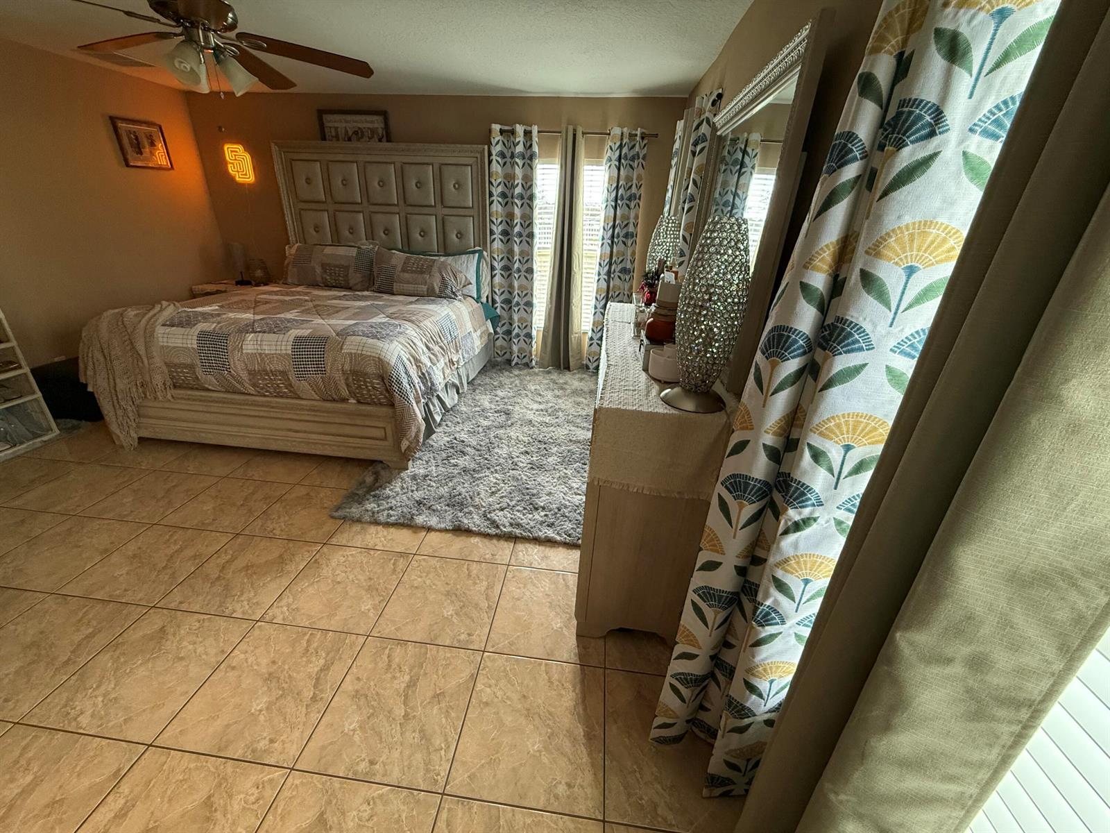 Ver detalles 4010 4 / 2 2235 sq. ft. $ 2026-03-12 0 foto