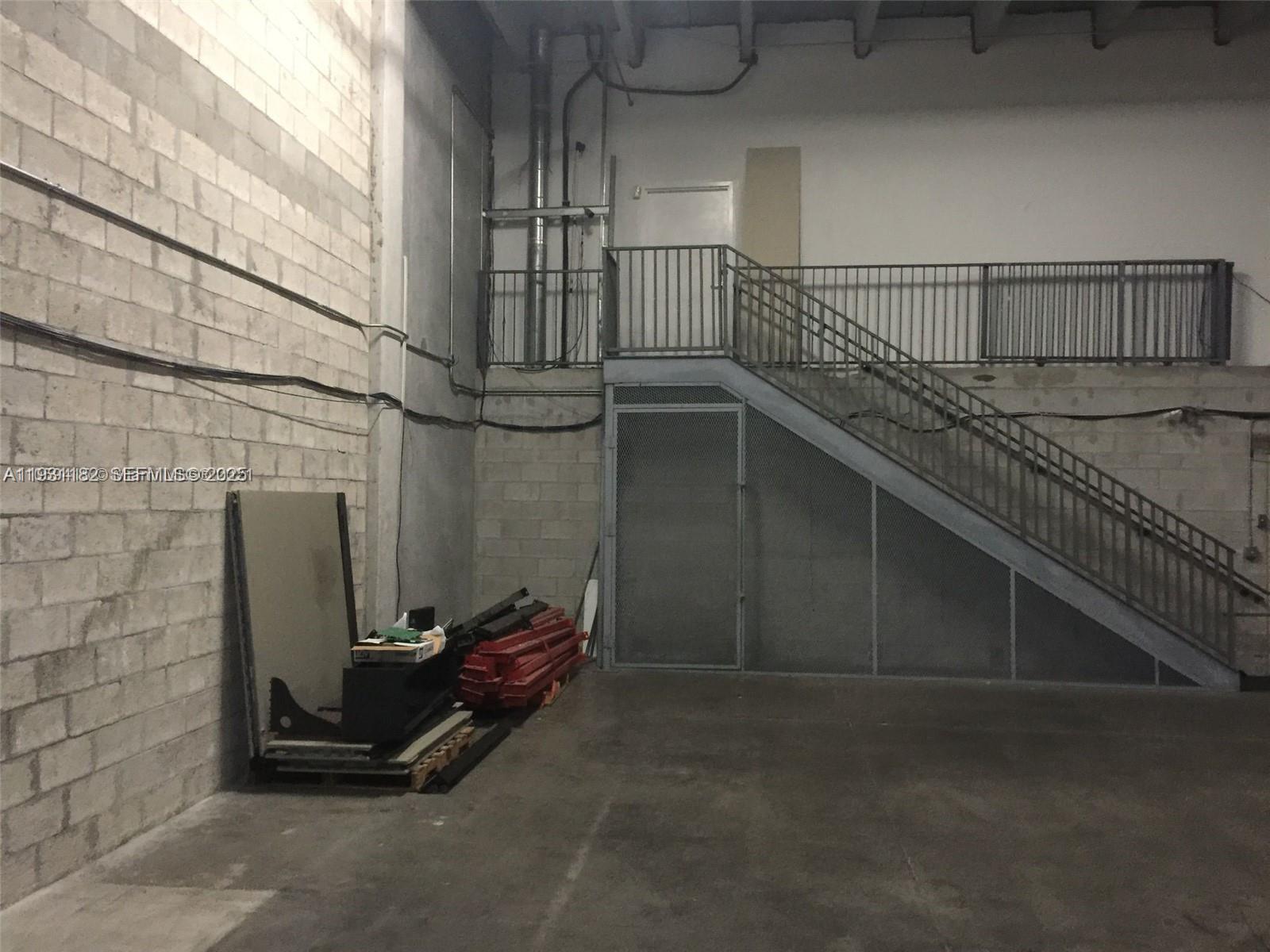 130  /   sq. ft. $ 2025-12-15 0 foto