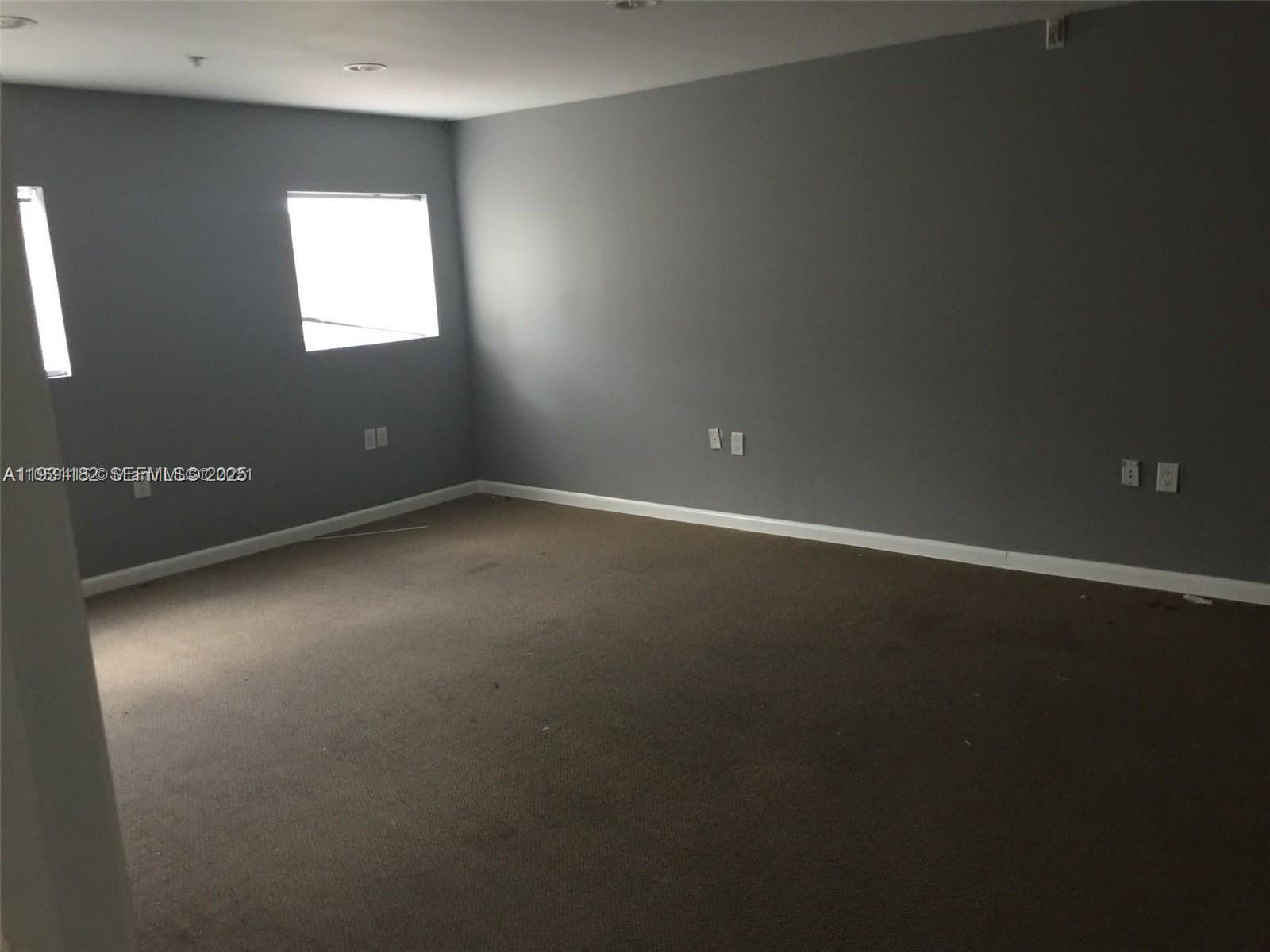 130  /   sq. ft. $ 2025-12-15 0 foto