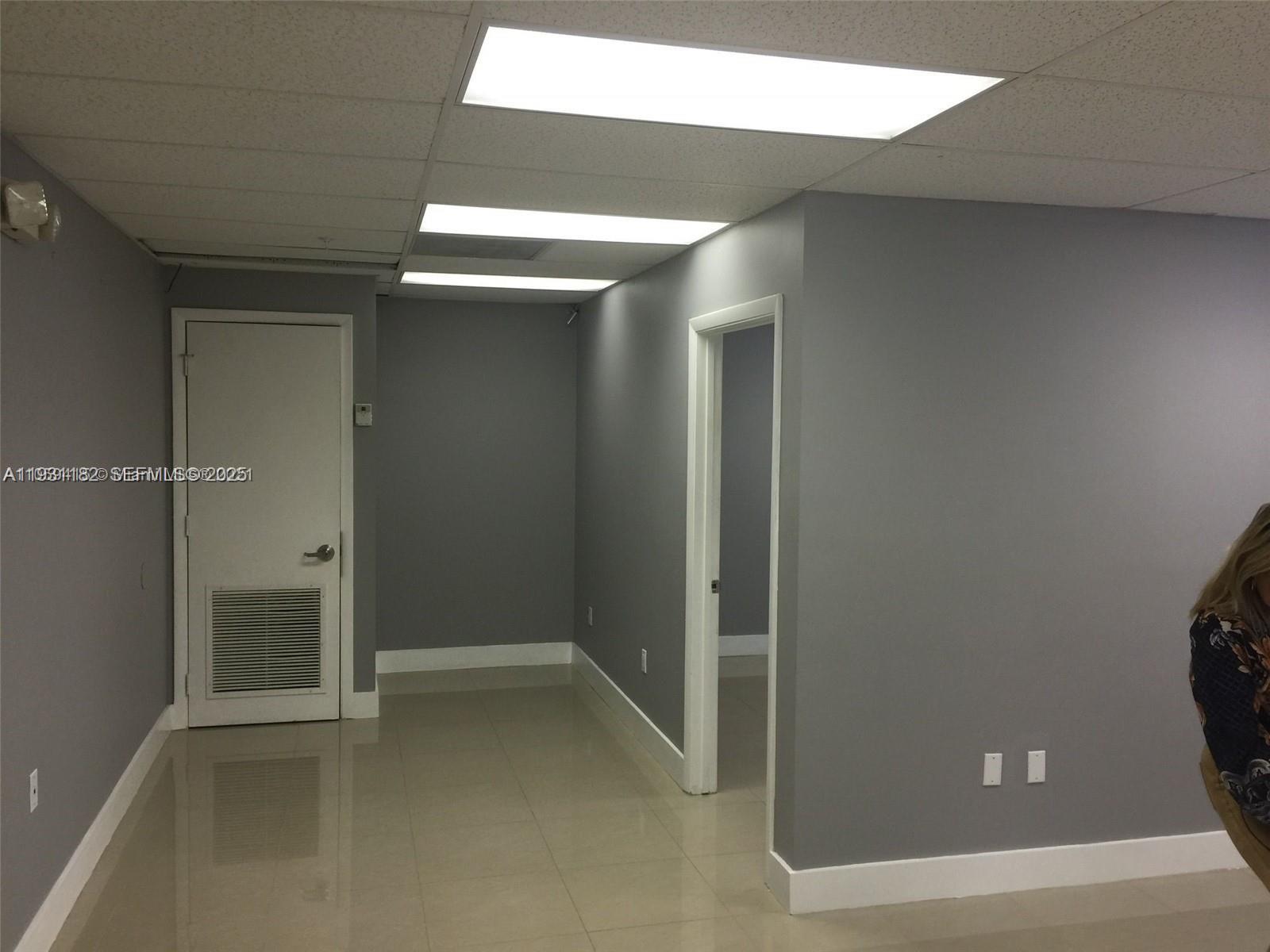 130  /   sq. ft. $ 2025-12-15 0 foto