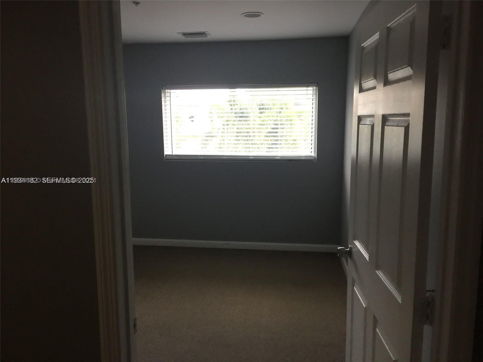 130  /   sq. ft. $ 2025-12-15 0 foto