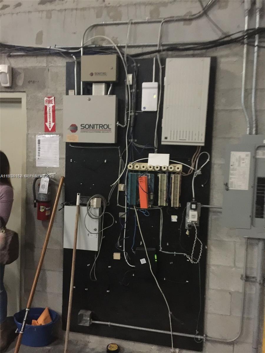 130  /   sq. ft. $ 2025-12-15 0 foto