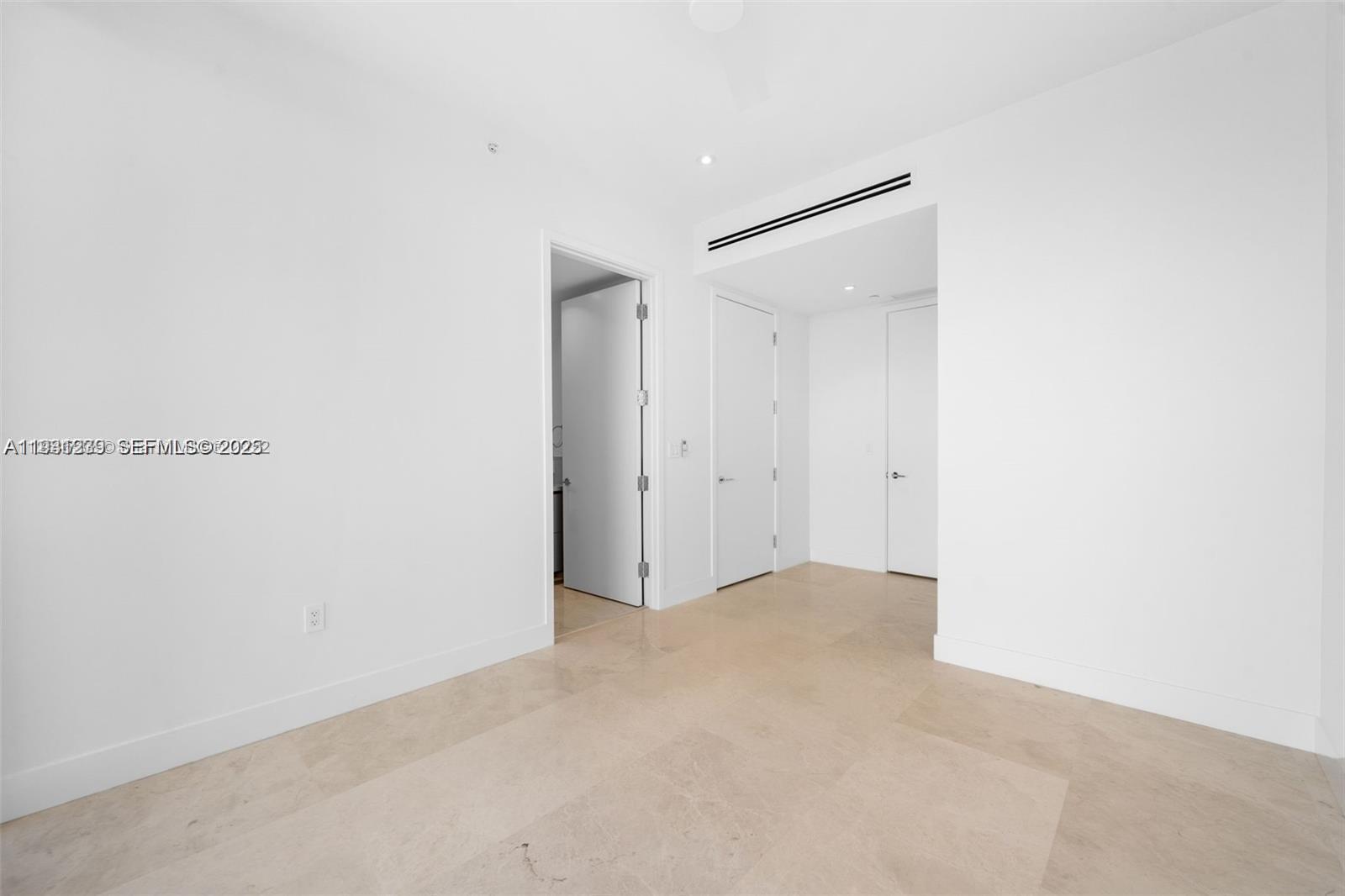 Подробнее 2803 2 / 3 кв.футов $ 2025-12-16 0 Фото