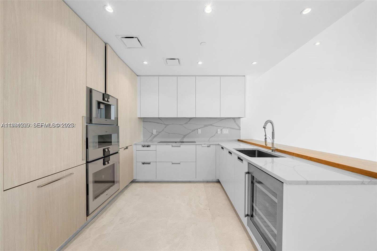 Подробнее 2803 2 / 3 кв.футов $ 2025-12-16 0 Фото