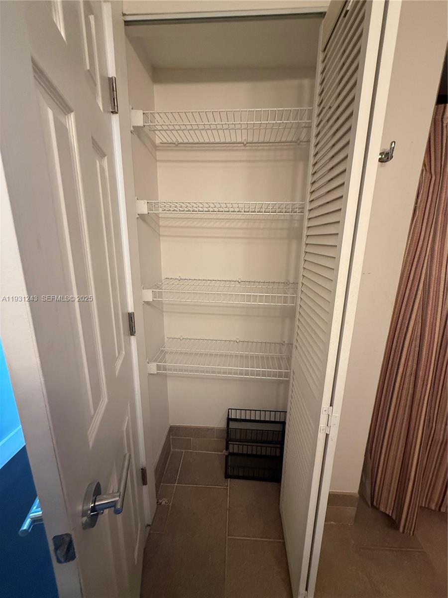 Photo of 2017 Ocean Dr  #807, Hallandale Beach, Florida, 33009 - Bathroom