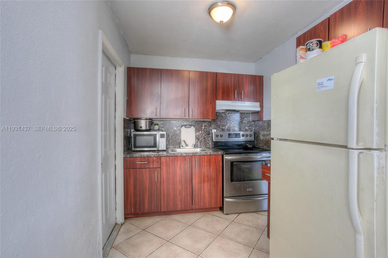 Подробнее / 1671 кв.футов $ 2025-12-16 0 Фото