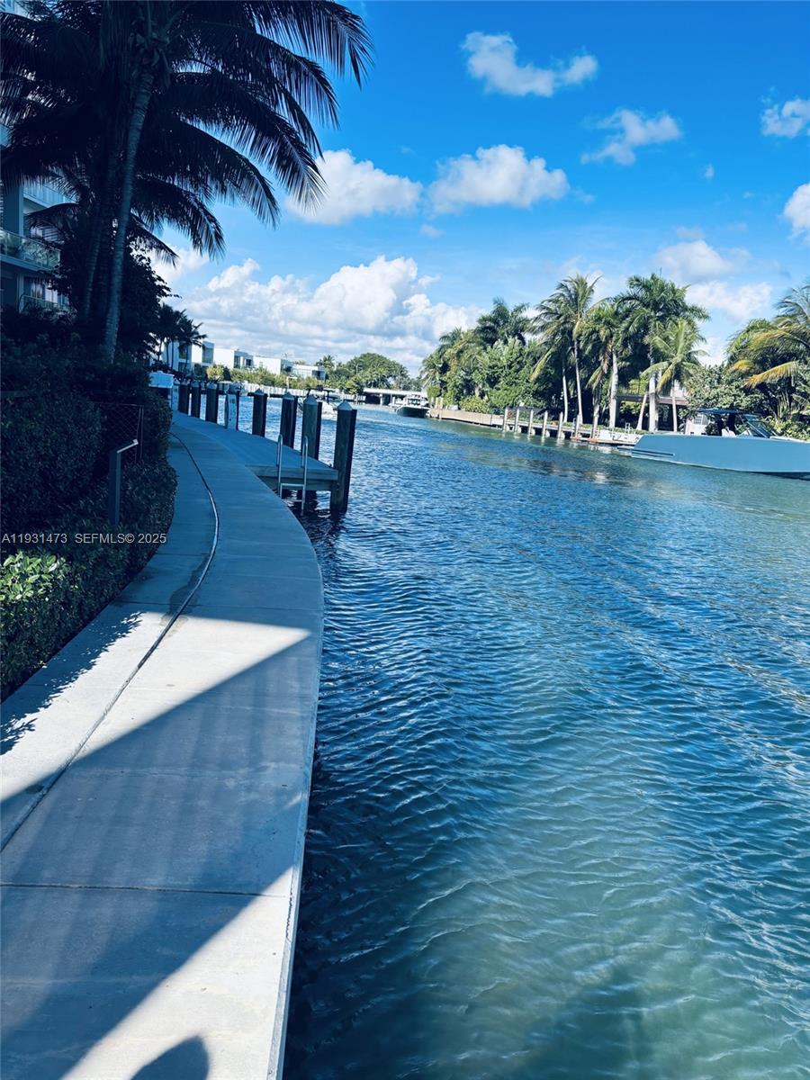   /   sq. ft. $ 2025-12-16 0 foto