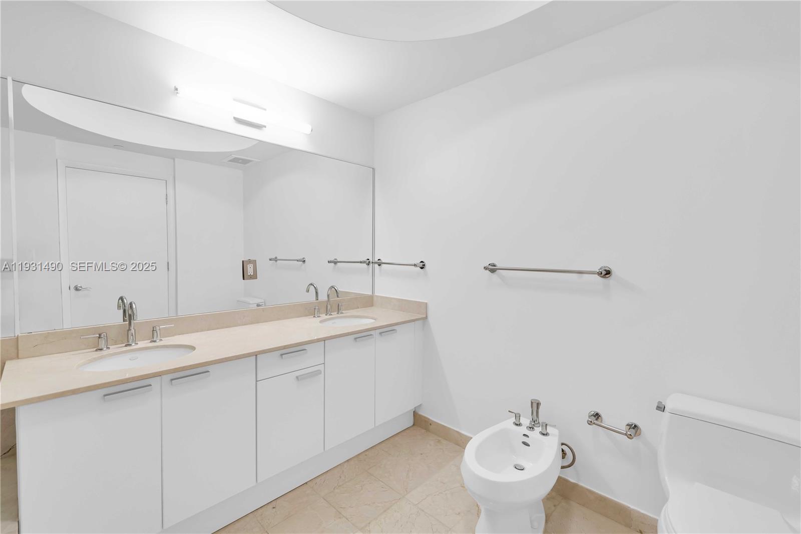 Photo of 3131 188th St  #2-1005, Aventura, Florida, 33180 - 