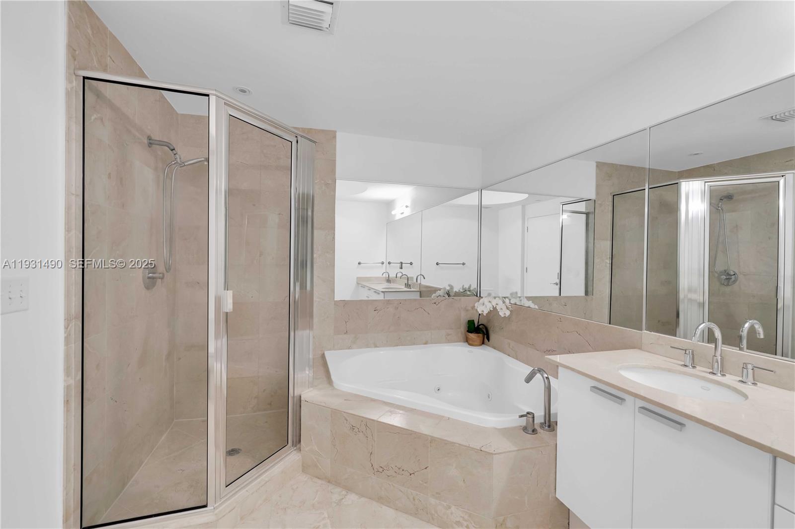 Photo of 3131 188th St  #2-1005, Aventura, Florida, 33180 - 