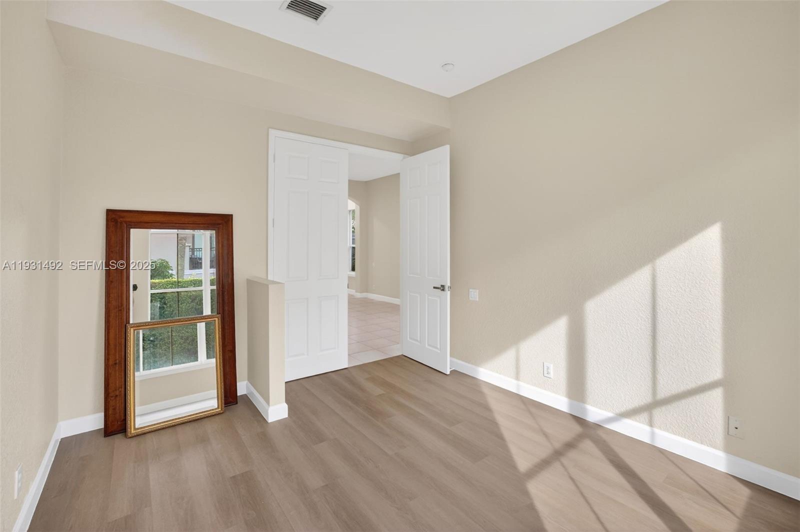 Photo of 940 Harbor Vw N (940), Hollywood, Florida, 33019 -