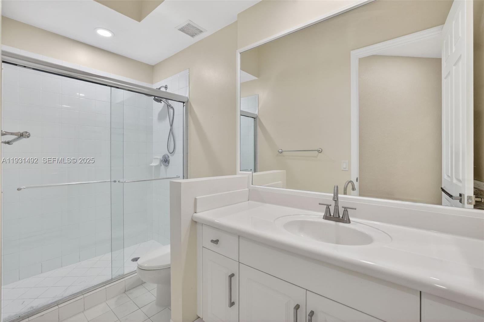 Photo of 940 Harbor Vw N (940), Hollywood, Florida, 33019 -