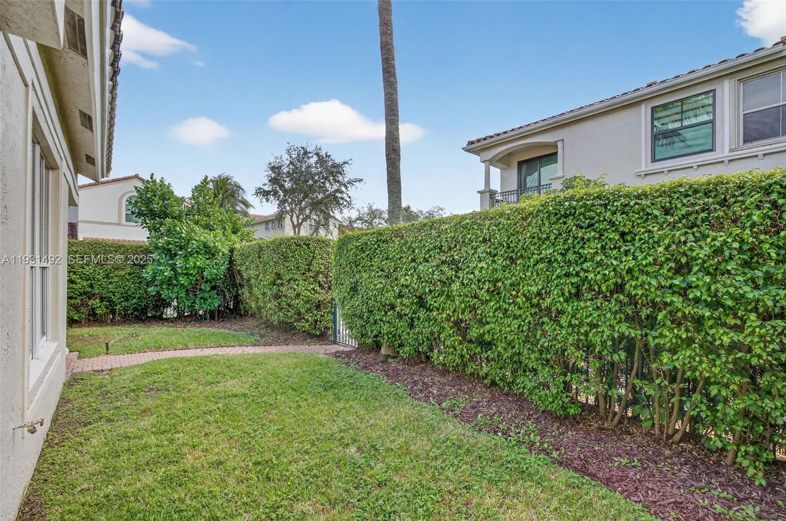 Photo of 940 Harbor Vw N (940), Hollywood, Florida, 33019 -