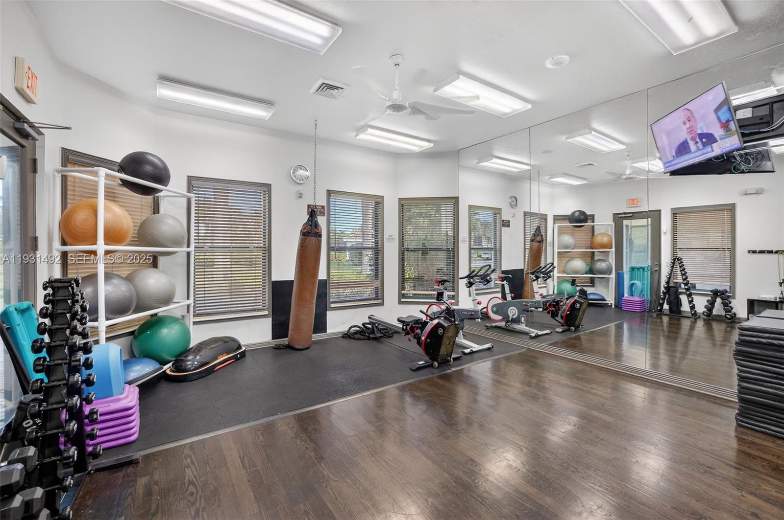 Photo of 940 Harbor Vw N (940), Hollywood, Florida, 33019 -