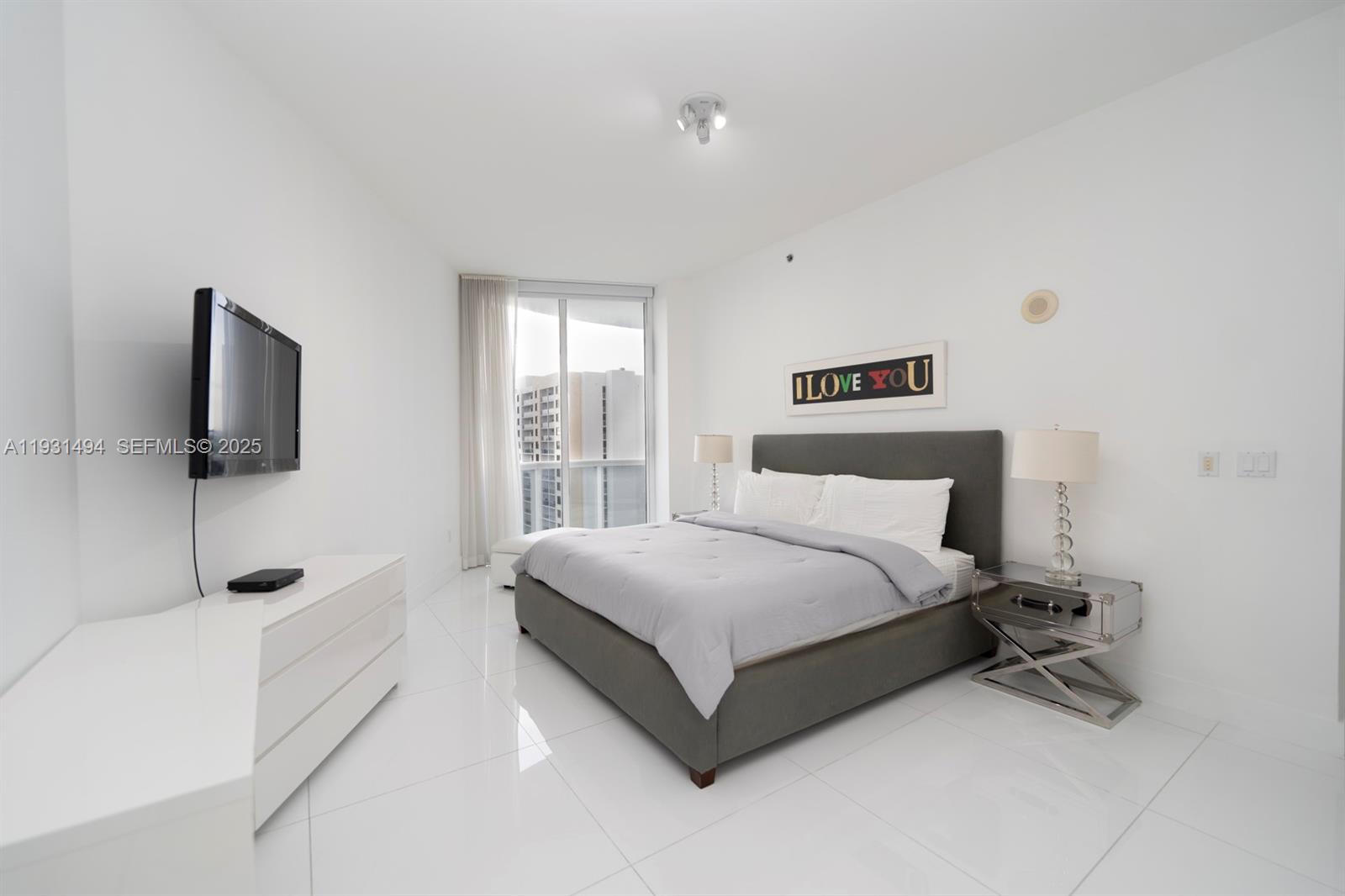 1005 2 / 2 1435 sq. ft. $ 2025-12-16 0 foto