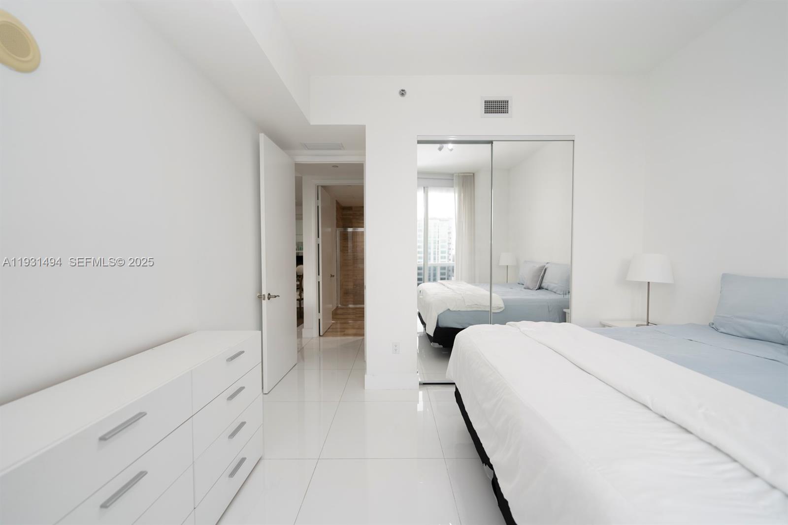 1005 2 / 2 1435 sq. ft. $ 2025-12-16 0 foto